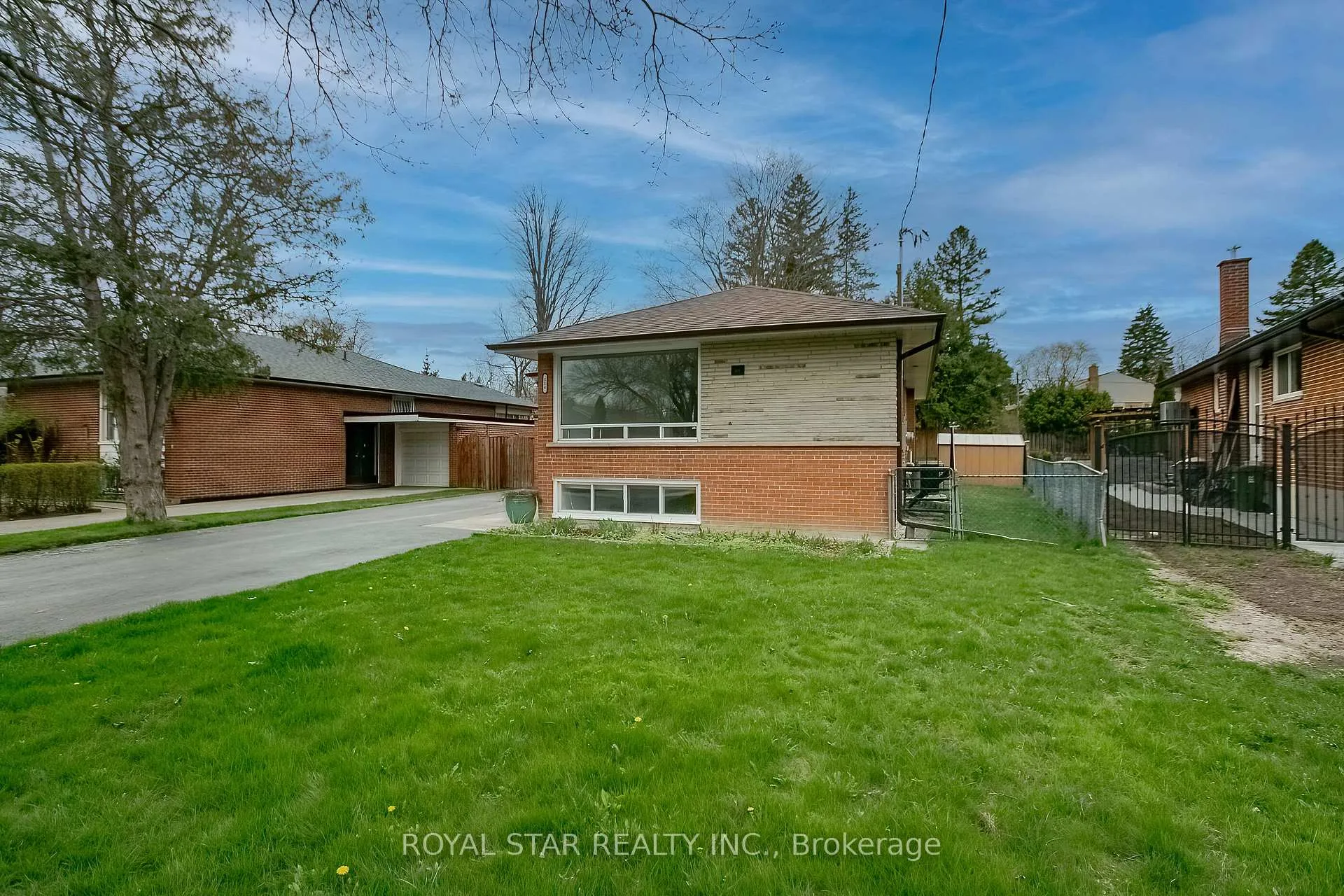 Photo 1 of Unit Upper, 114 Wincott Drive, Etobicoke, Kingsview Village-The Westway — HOMEH