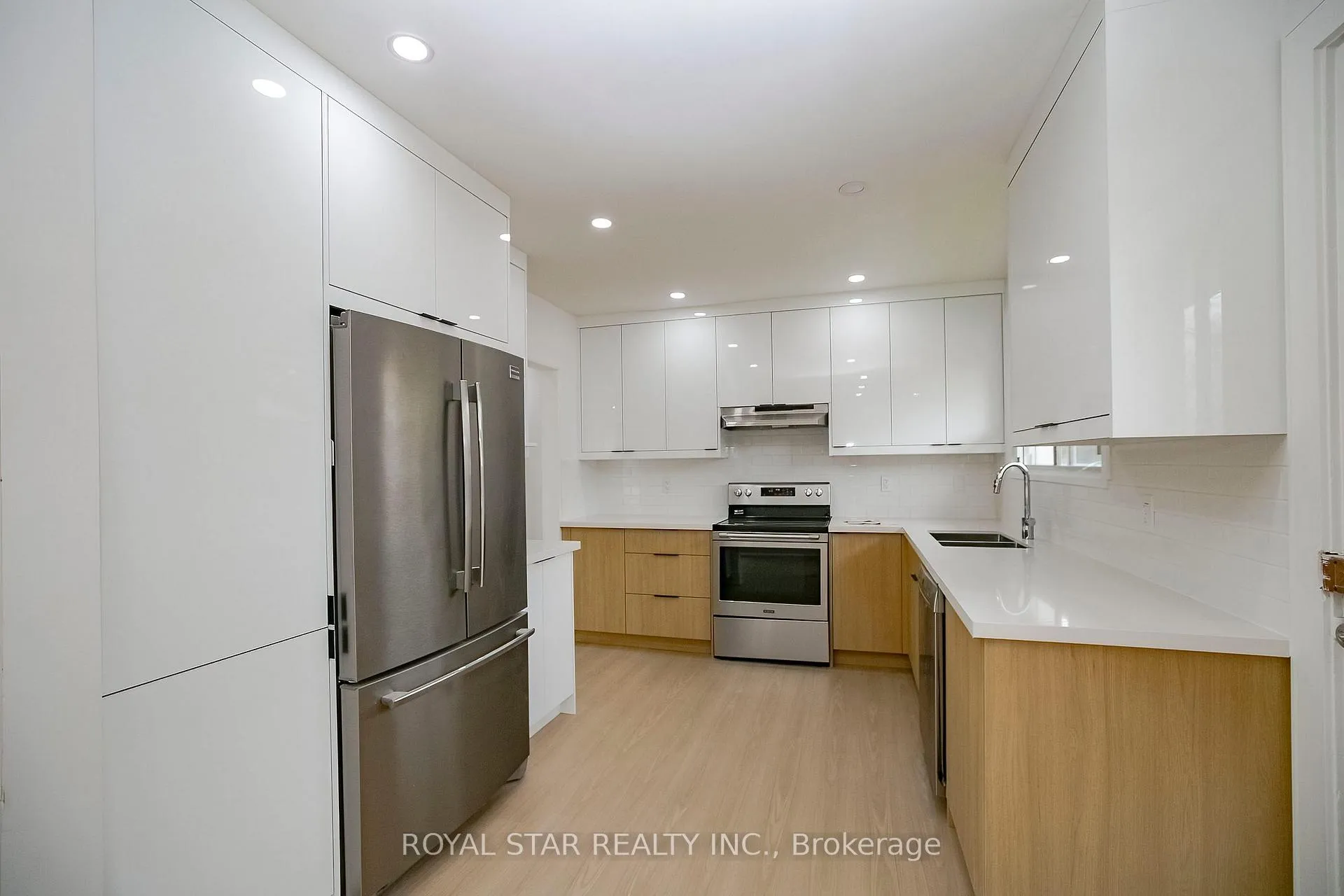 Photo 7 of Unit Upper, 114 Wincott Drive, Etobicoke, Kingsview Village-The Westway — HOMEH