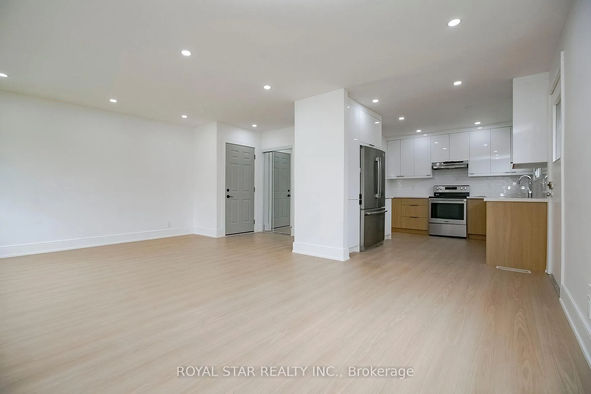 Photo 9 of Unit Upper, 114 Wincott Drive, Etobicoke, Kingsview Village-The Westway — HOMEH