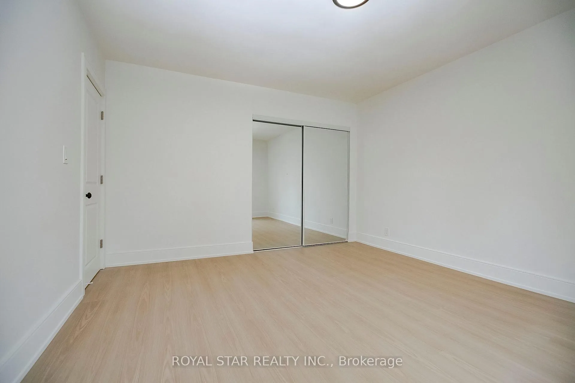 Photo 12 of Unit Upper, 114 Wincott Drive, Etobicoke, Kingsview Village-The Westway — HOMEH