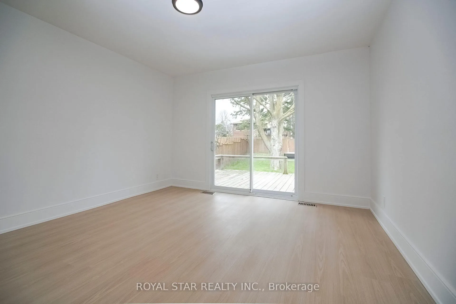 Photo 13 of Unit Upper, 114 Wincott Drive, Etobicoke, Kingsview Village-The Westway — HOMEH