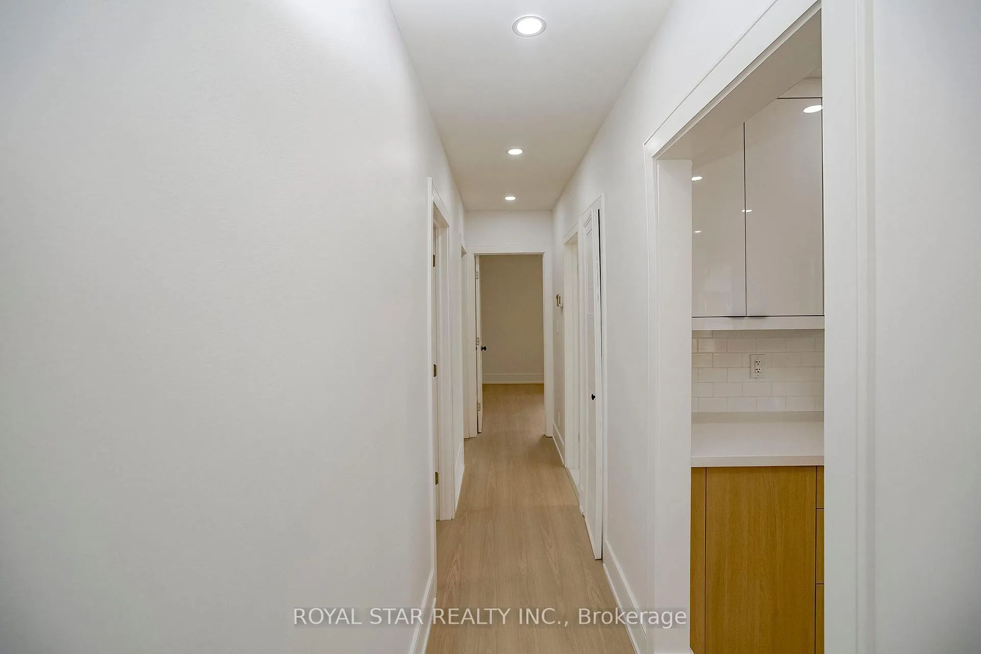 Photo 14 of Unit Upper, 114 Wincott Drive, Etobicoke, Kingsview Village-The Westway — HOMEH