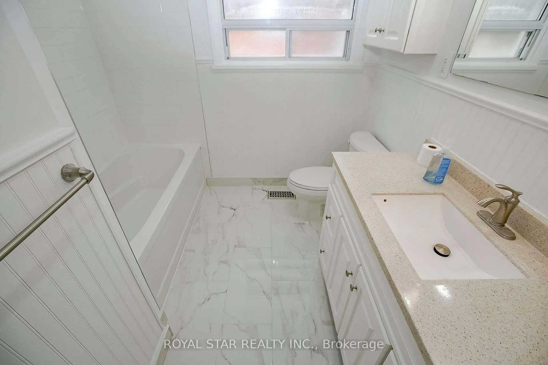 Photo 16 of Unit Upper, 114 Wincott Drive, Etobicoke, Kingsview Village-The Westway — HOMEH