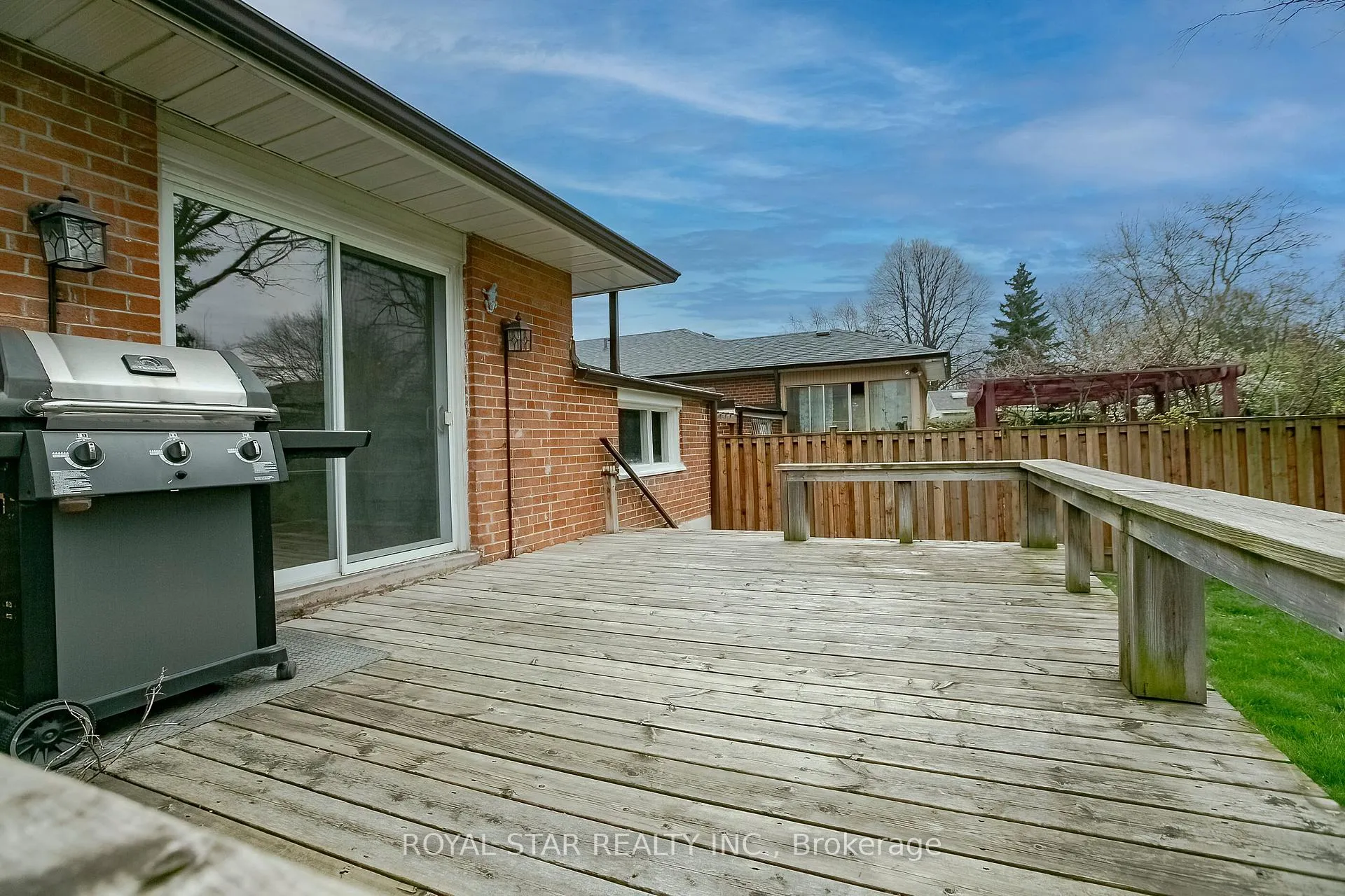 Photo 19 of Unit Upper, 114 Wincott Drive, Etobicoke, Kingsview Village-The Westway — HOMEH