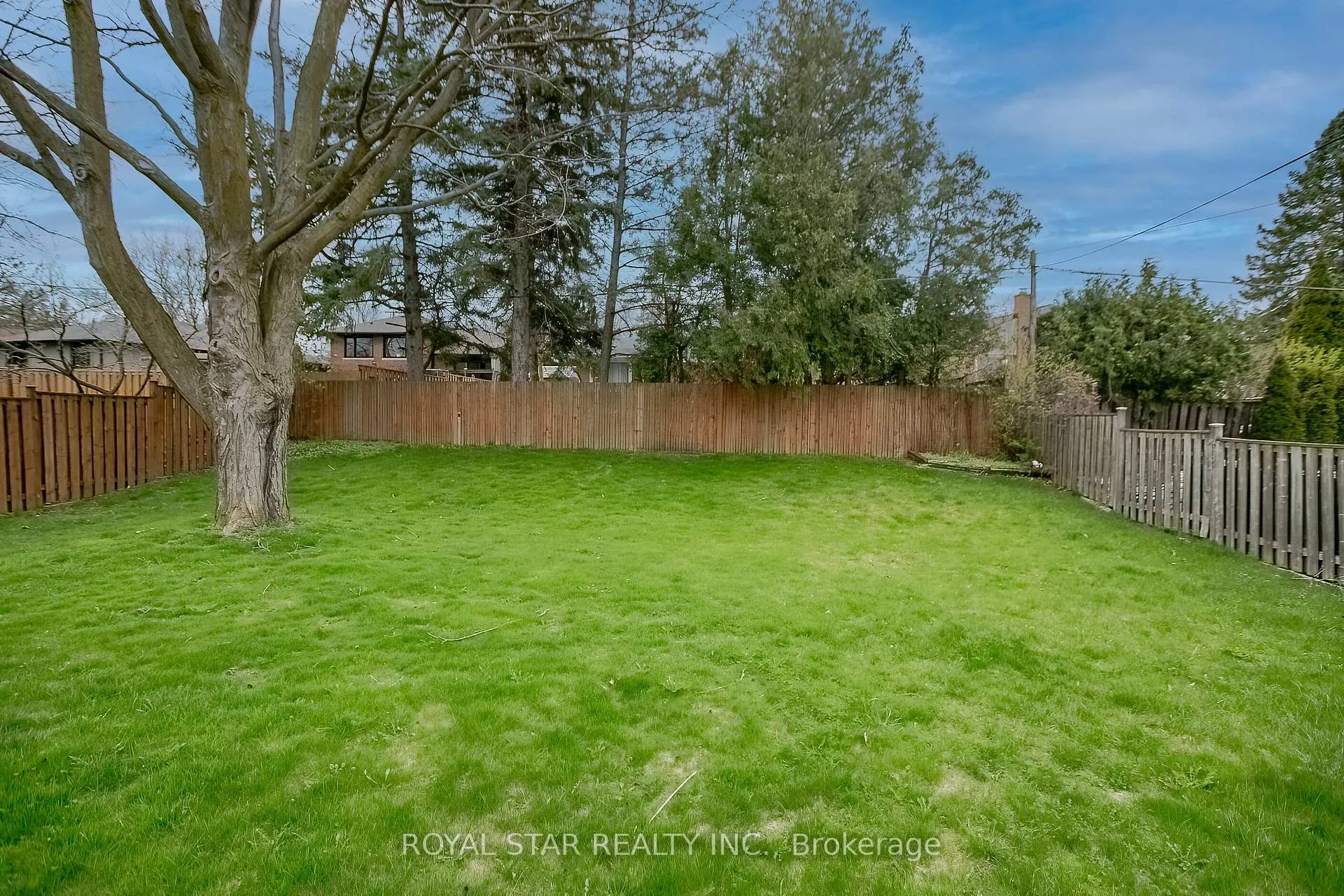 Photo 20 of Unit Upper, 114 Wincott Drive, Etobicoke, Kingsview Village-The Westway — HOMEH