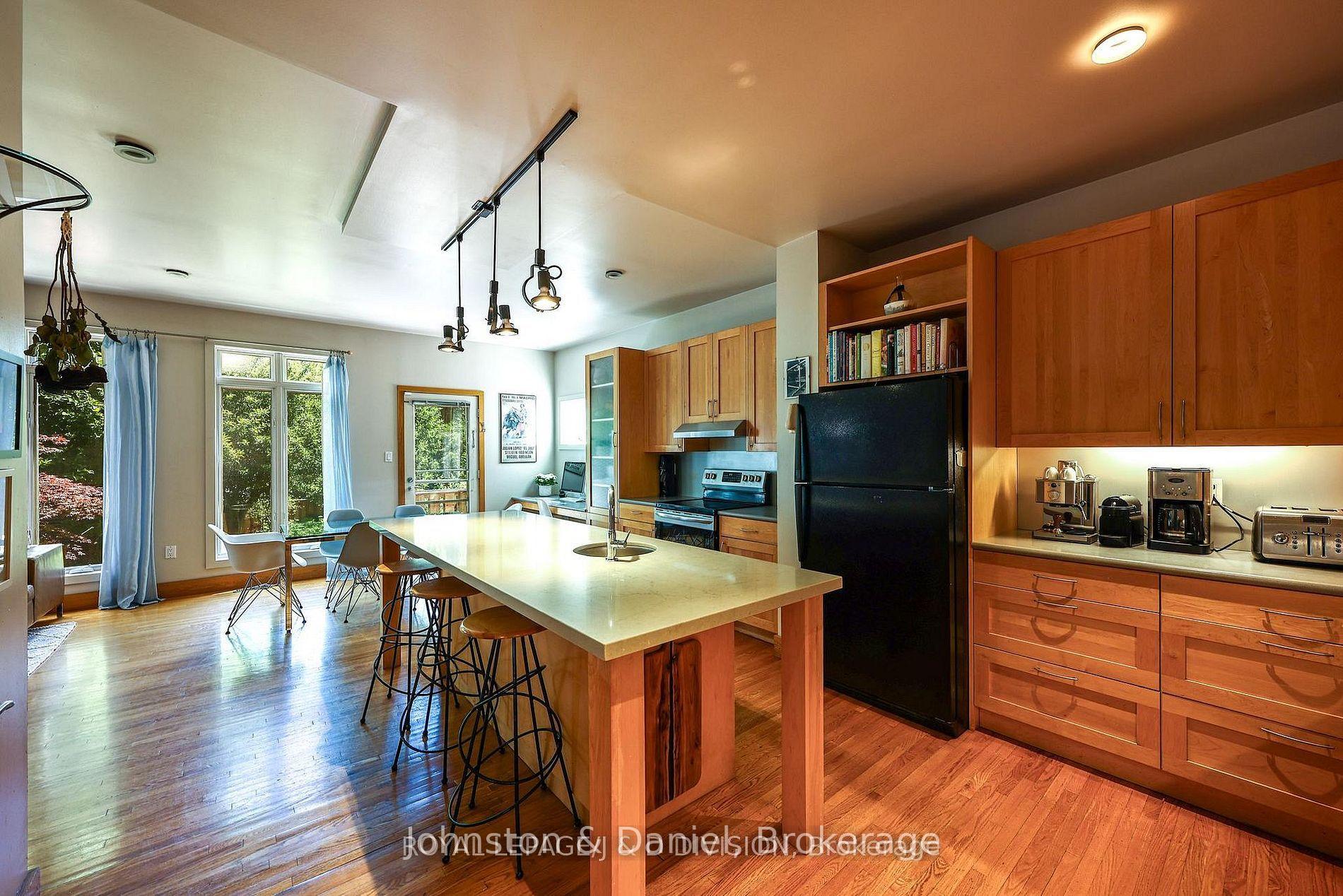 Photo 9 of 181 Rumsey Road, Toronto, Leaside — HOMEH