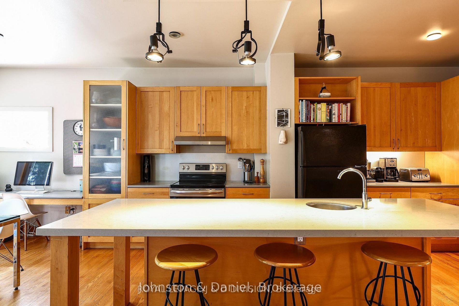 Photo 10 of 181 Rumsey Road, Toronto, Leaside — HOMEH
