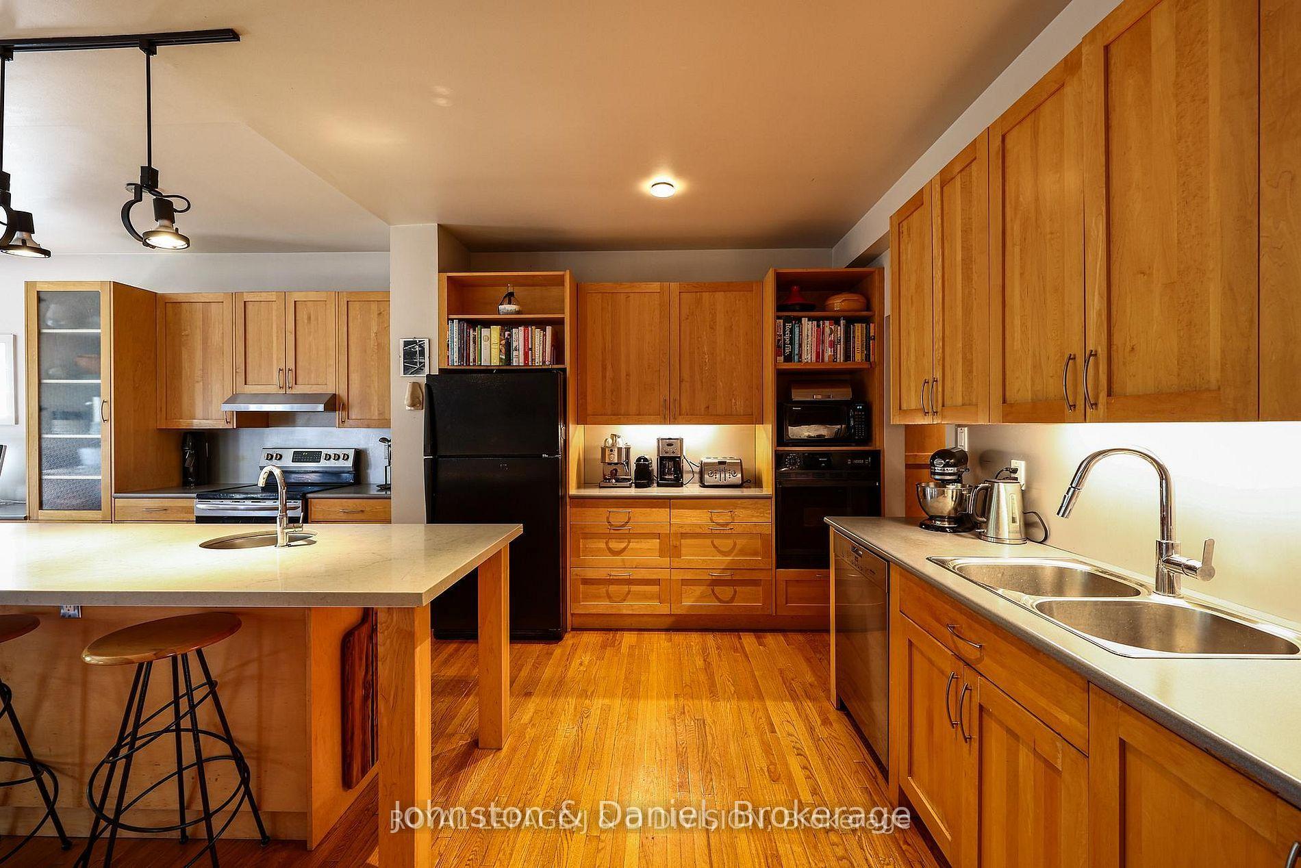 Photo 11 of 181 Rumsey Road, Toronto, Leaside — HOMEH