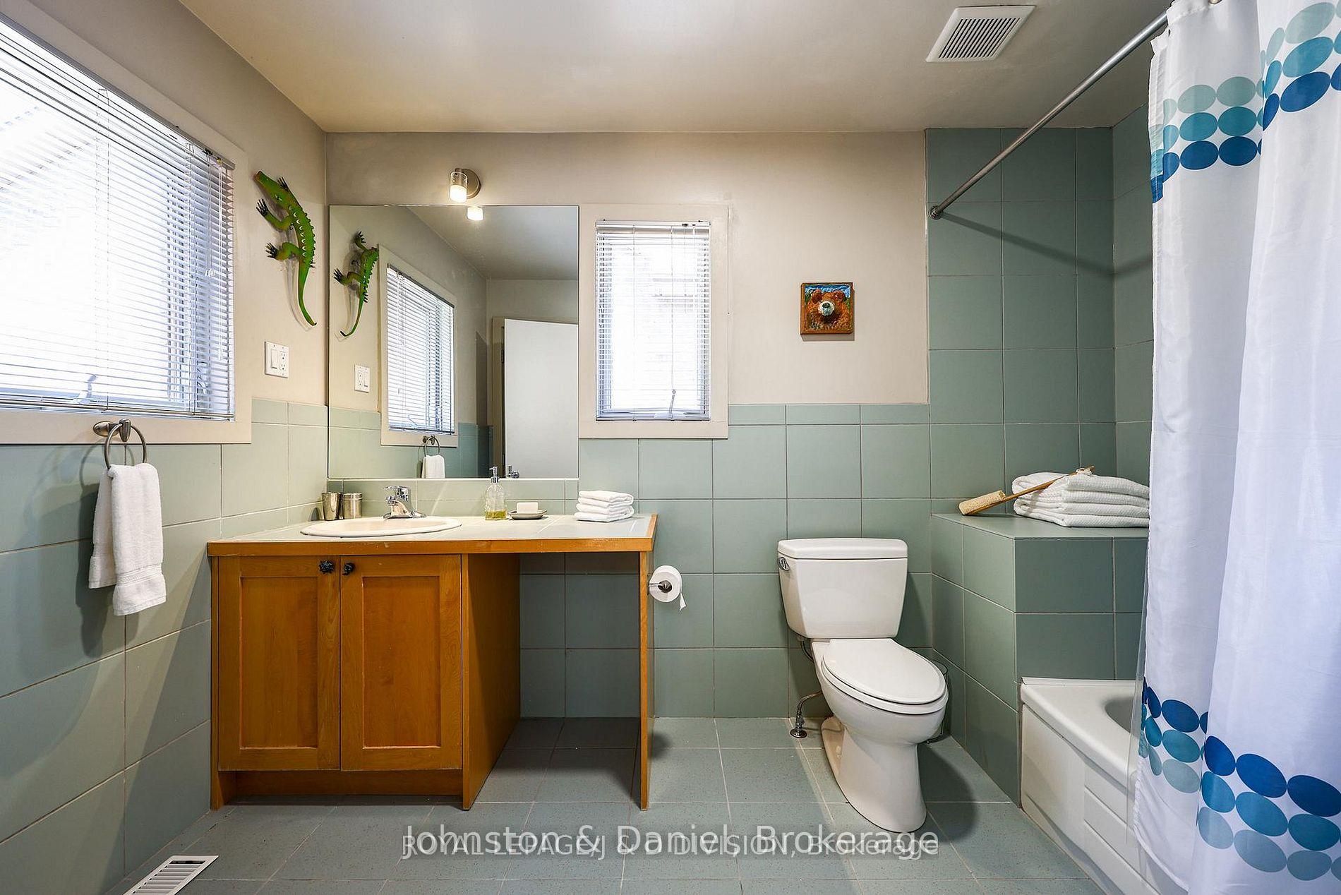 Photo 25 of 181 Rumsey Road, Toronto, Leaside — HOMEH
