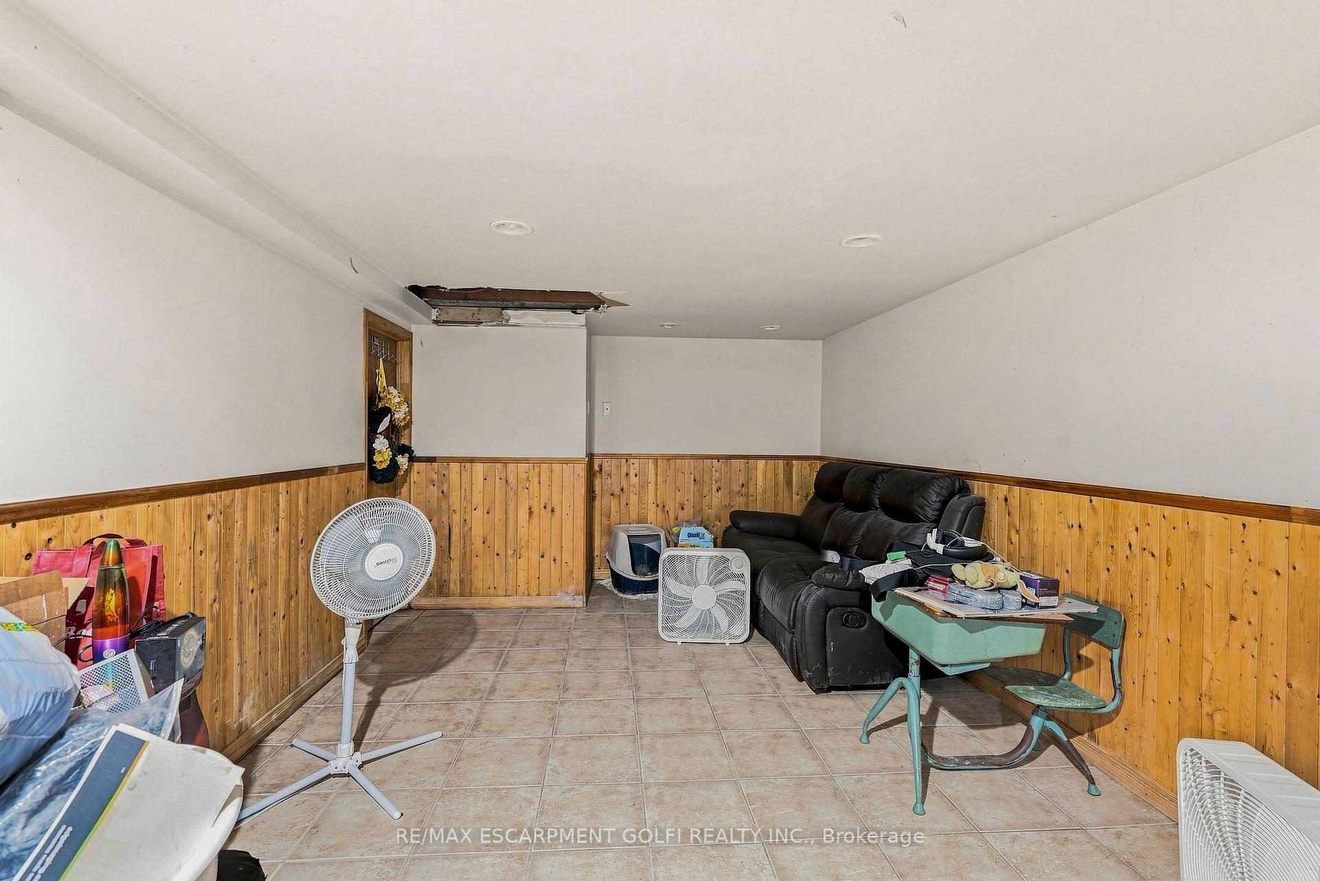 Photo 9 of 663 Ridge Road W, Grimsby, Grimsby Escarpment — HOMEH
