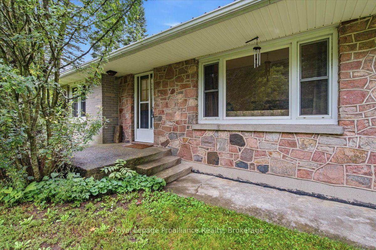 Photo 2 of 224 Zion Road, Belleville, Thurlow Ward — HOMEH