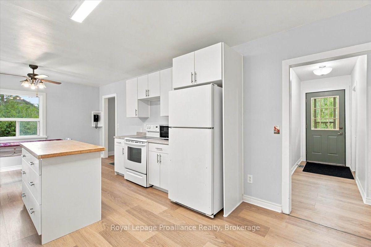 Photo 4 of 224 Zion Road, Belleville, Thurlow Ward — HOMEH