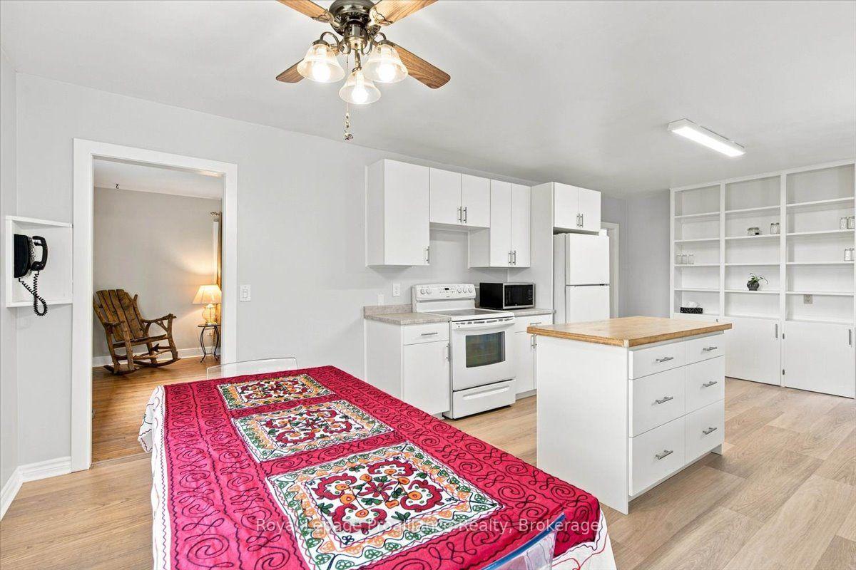 Photo 10 of 224 Zion Road, Belleville, Thurlow Ward — HOMEH