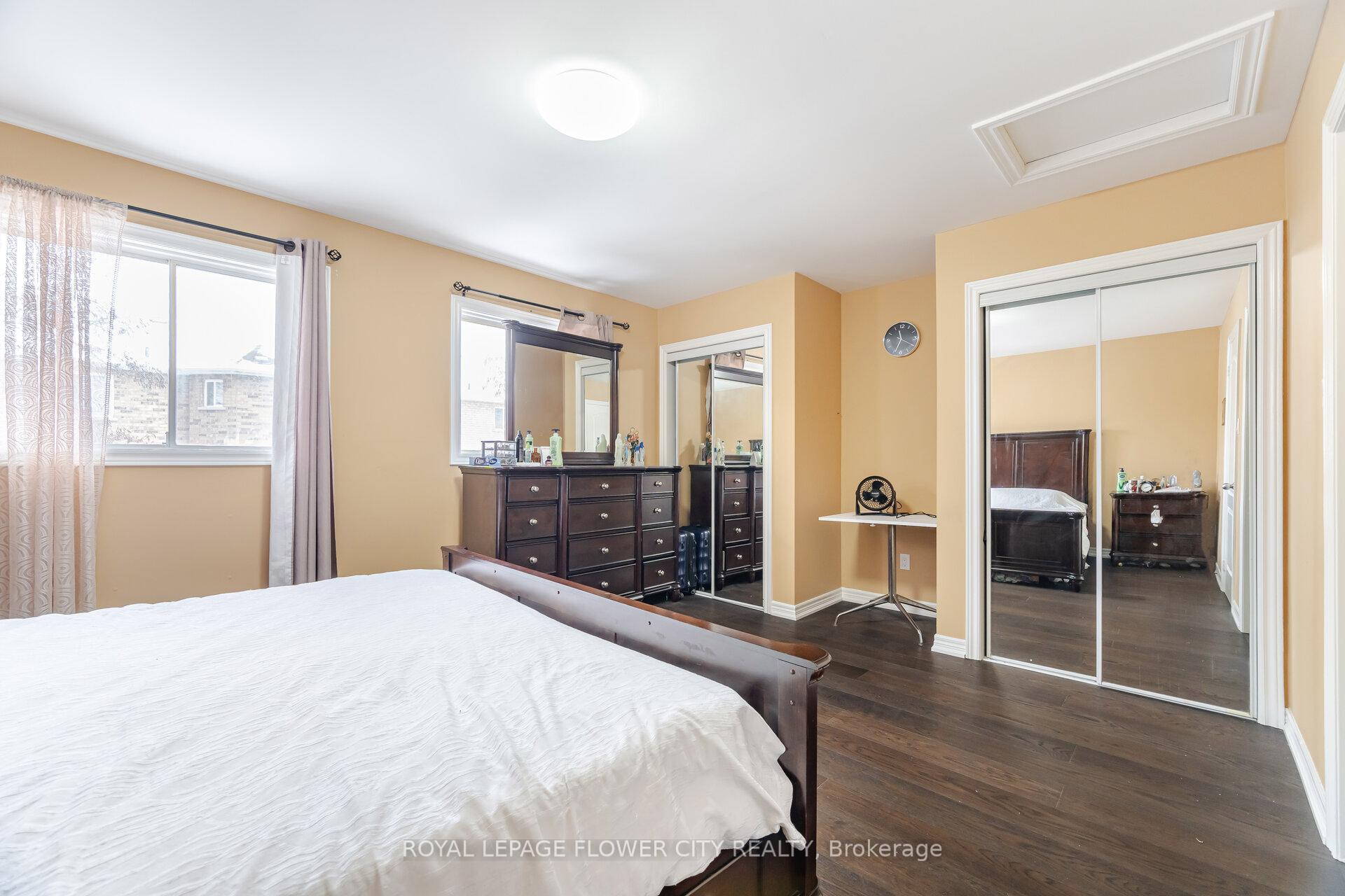 Photo 20 of 68 Denton Circle, Vaughan, Maple — HOMEH
