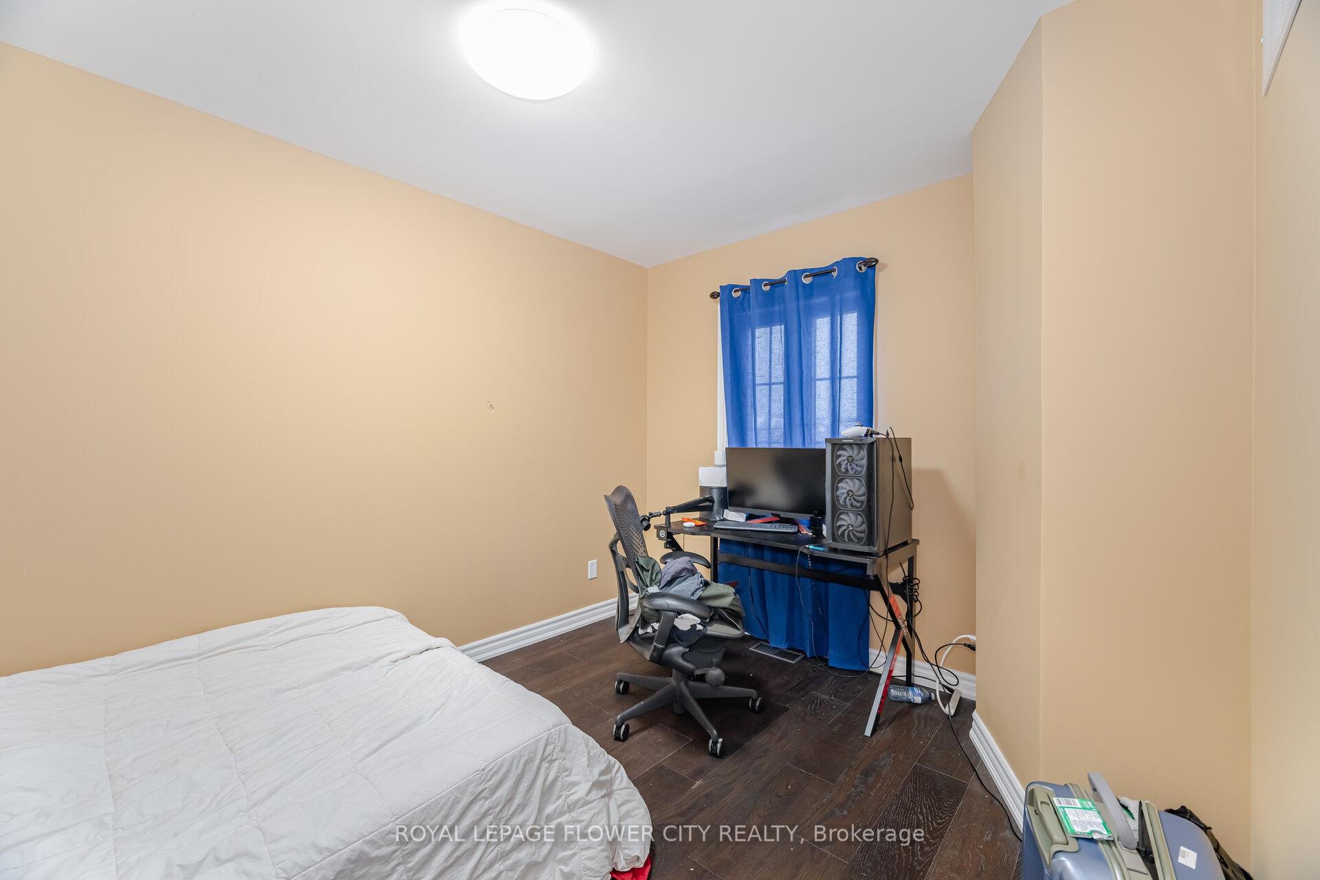 Photo 22 of 68 Denton Circle, Vaughan, Maple — HOMEH