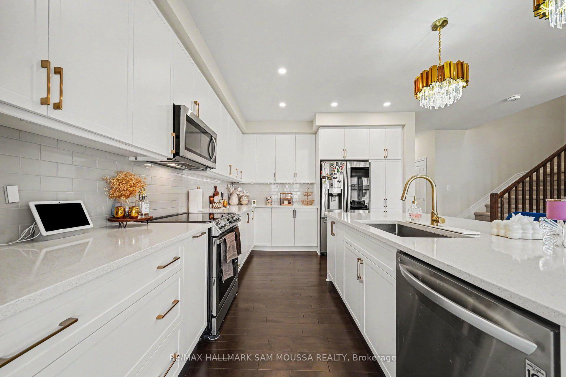 Photo 11 of 490 Central Park Boulevard, Russell, Village of Russell — HOMEH