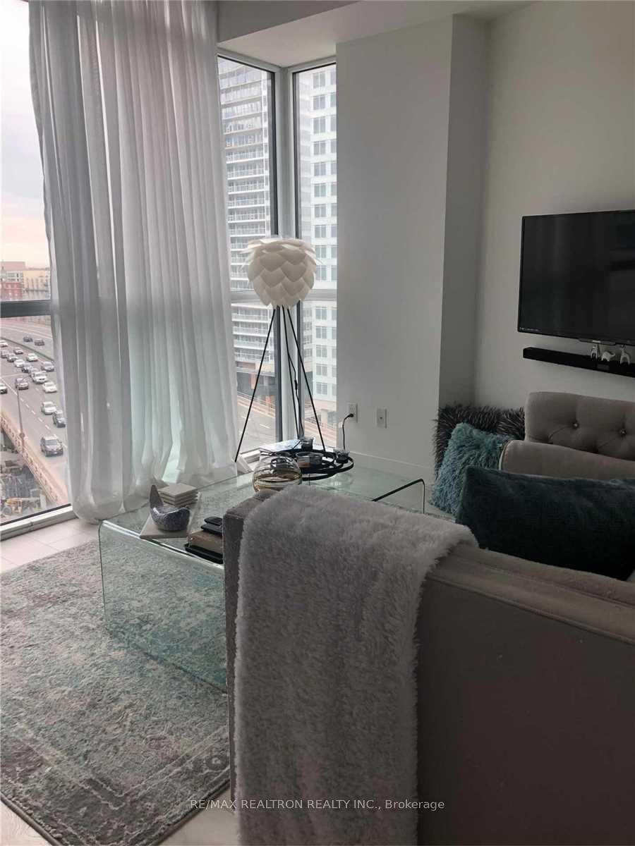 Photo 6 of Unit 1109, 169 Fort York Boulevard, Toronto, Niagara — HOMEH
