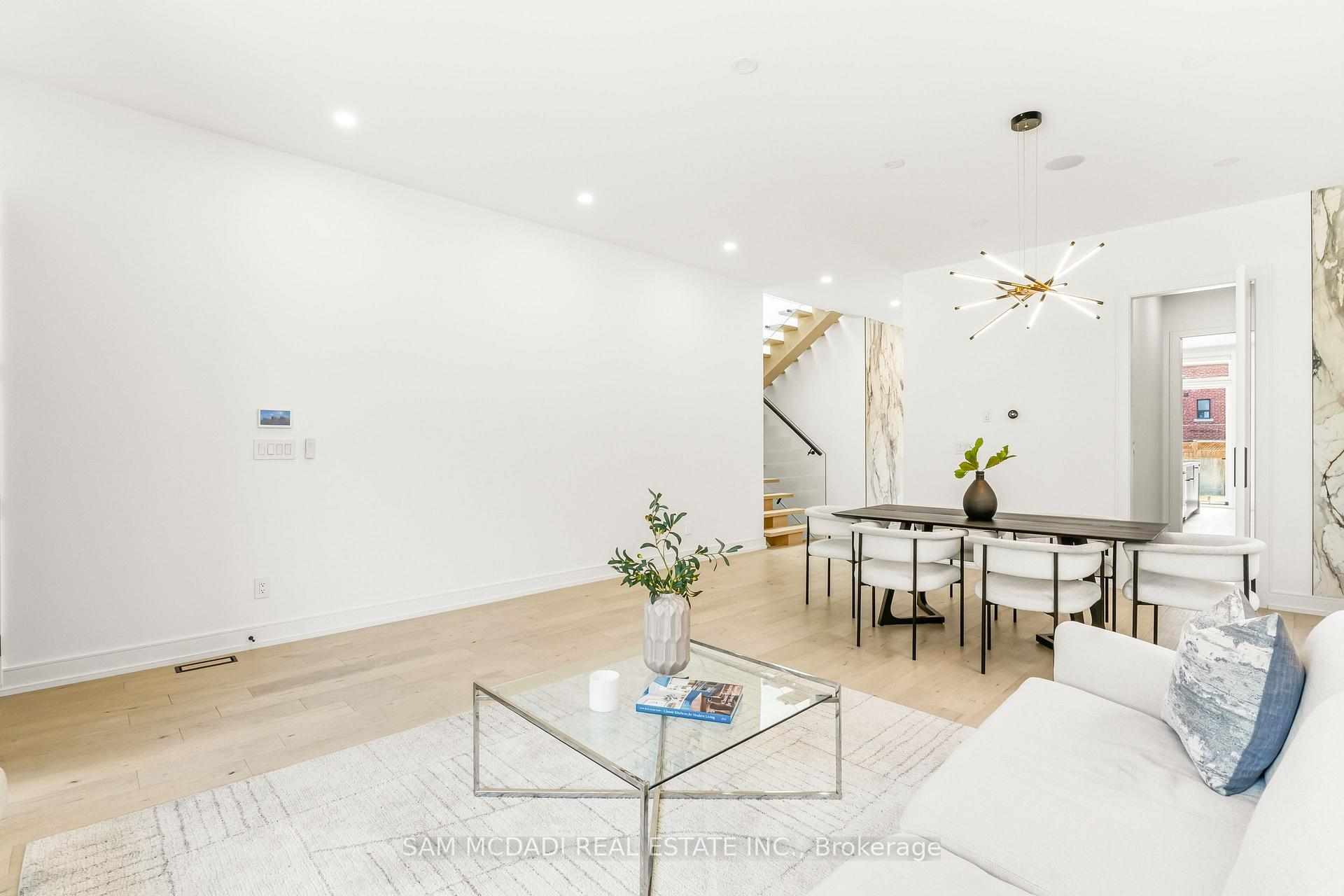 Photo 7 of 24 Twenty First Street, Etobicoke, New Toronto — HOMEH