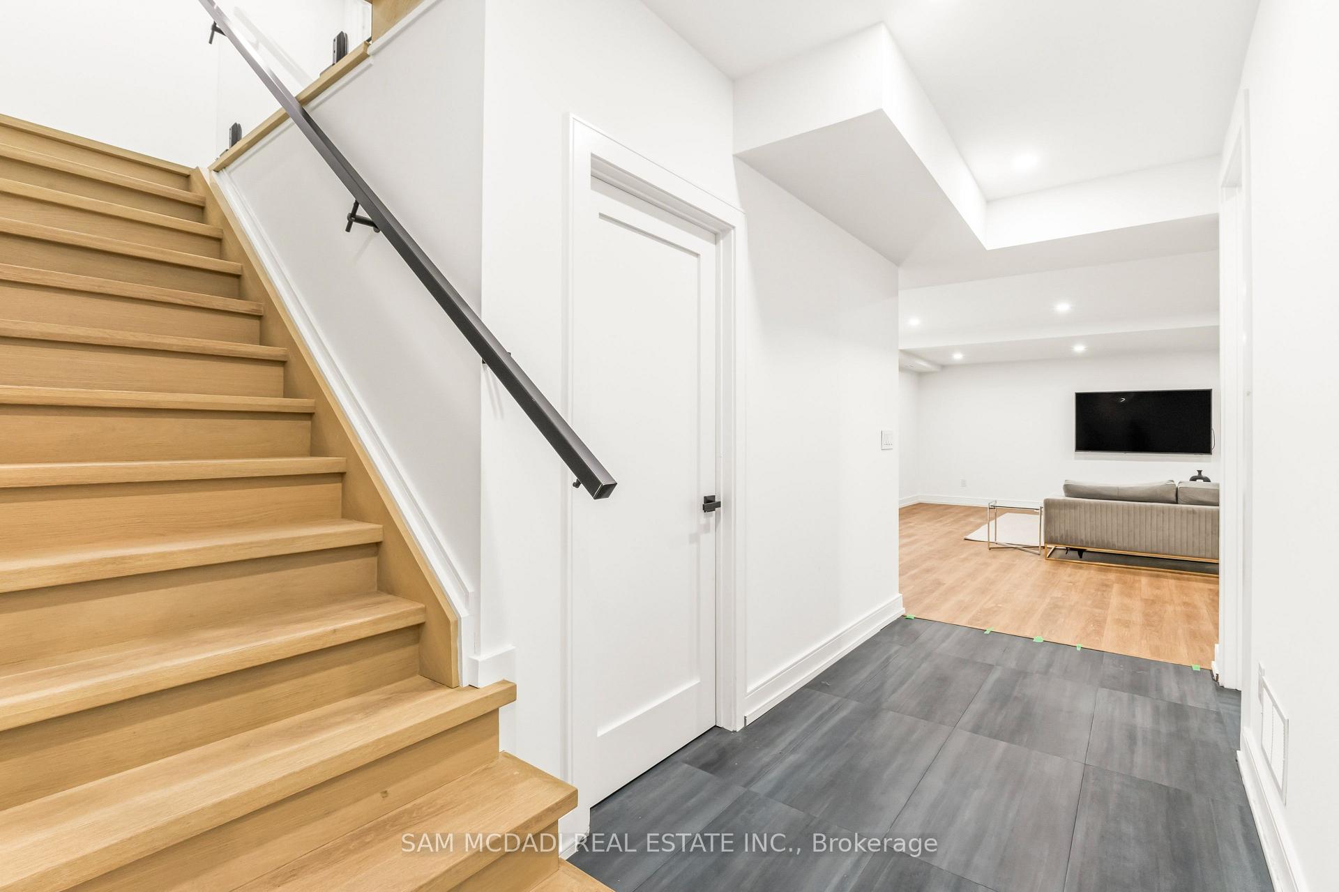 Photo 28 of 24 Twenty First Street, Etobicoke, New Toronto — HOMEH