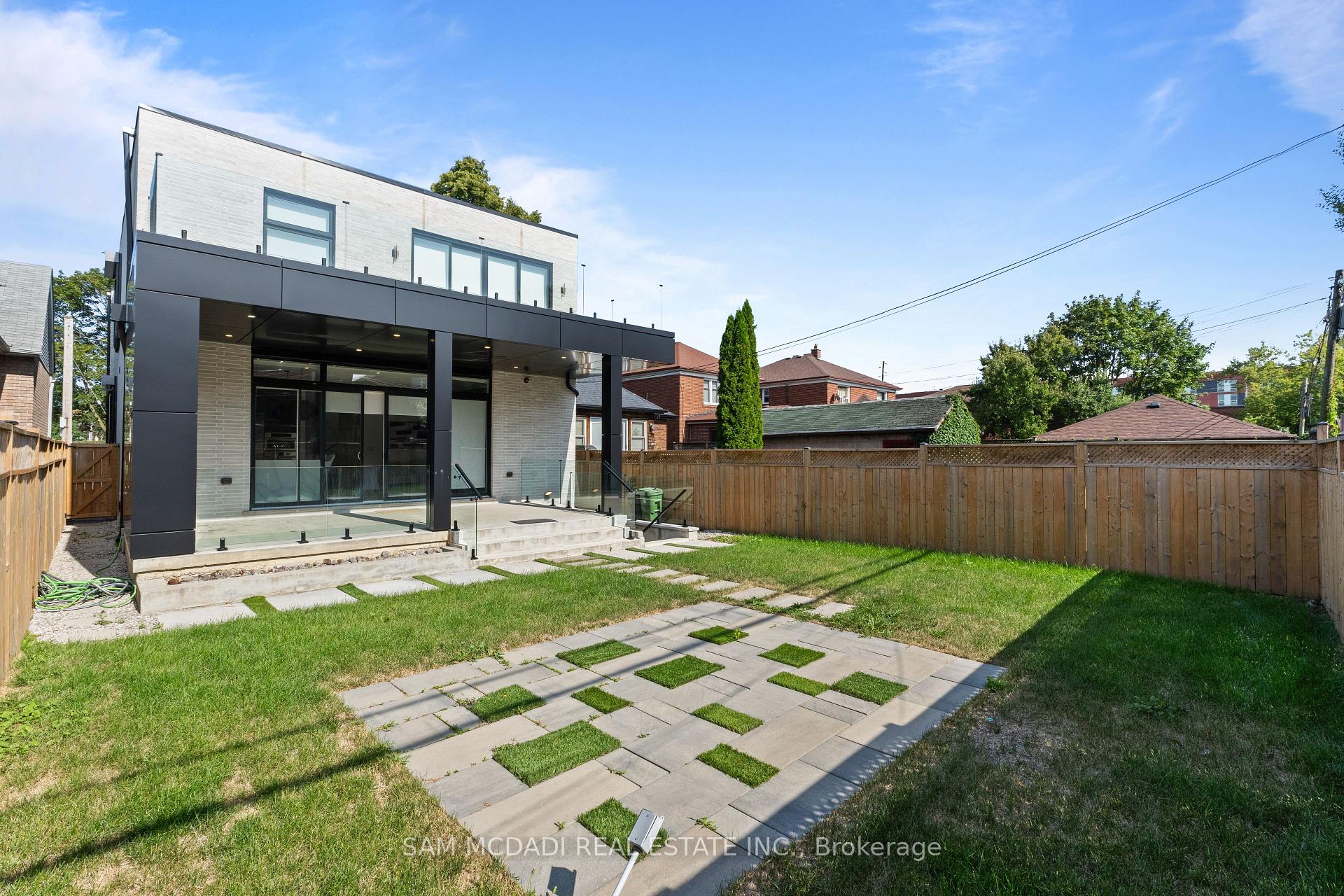 Photo 38 of 24 Twenty First Street, Etobicoke, New Toronto — HOMEH
