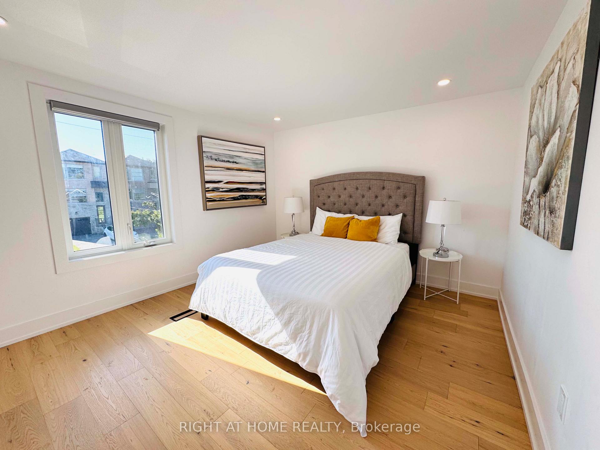 Photo 35 of 28 Pendeen Avenue, Toronto, Rockcliffe-Smythe — HOMEH