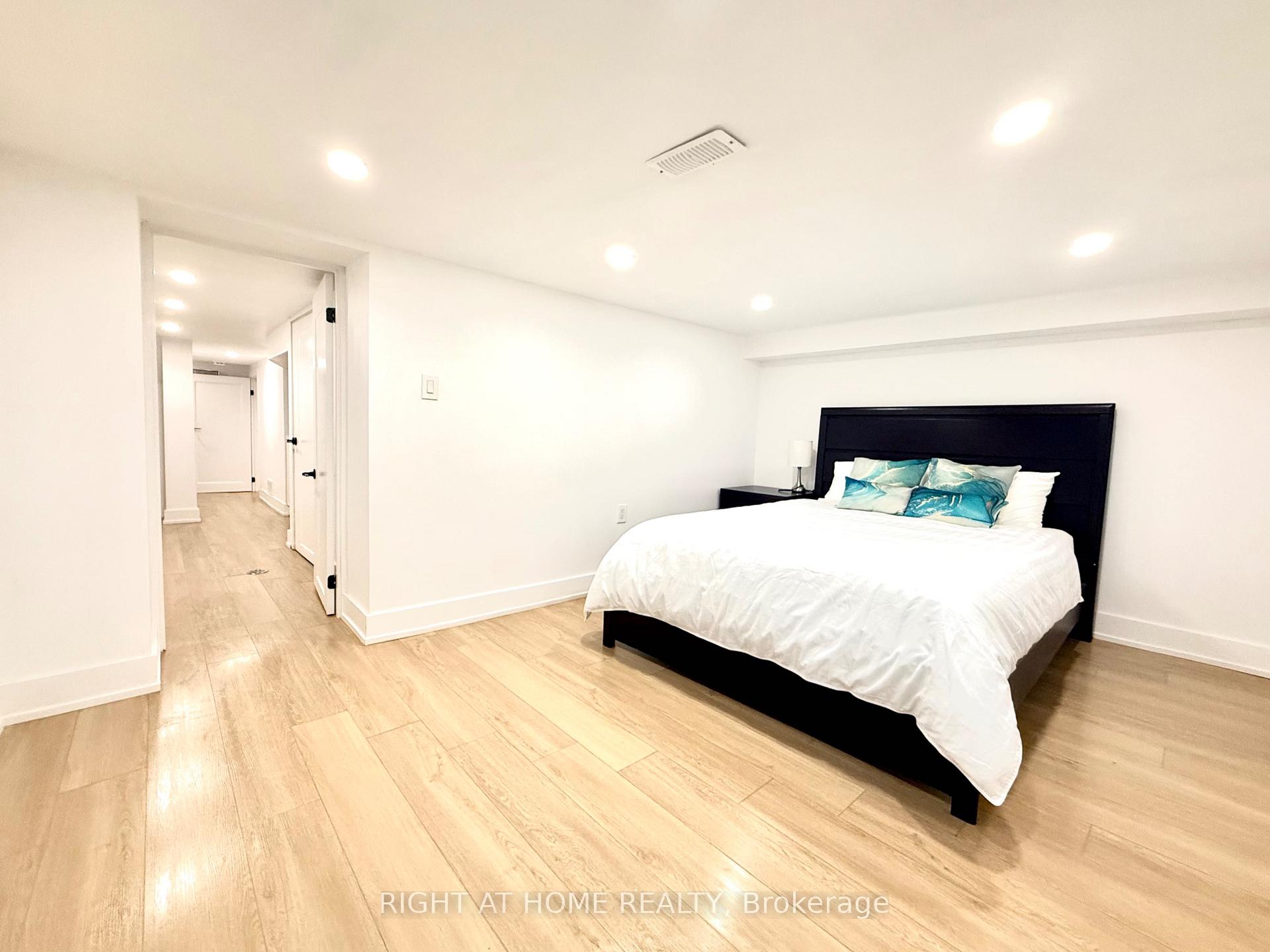 Photo 49 of 28 Pendeen Avenue, Toronto, Rockcliffe-Smythe — HOMEH