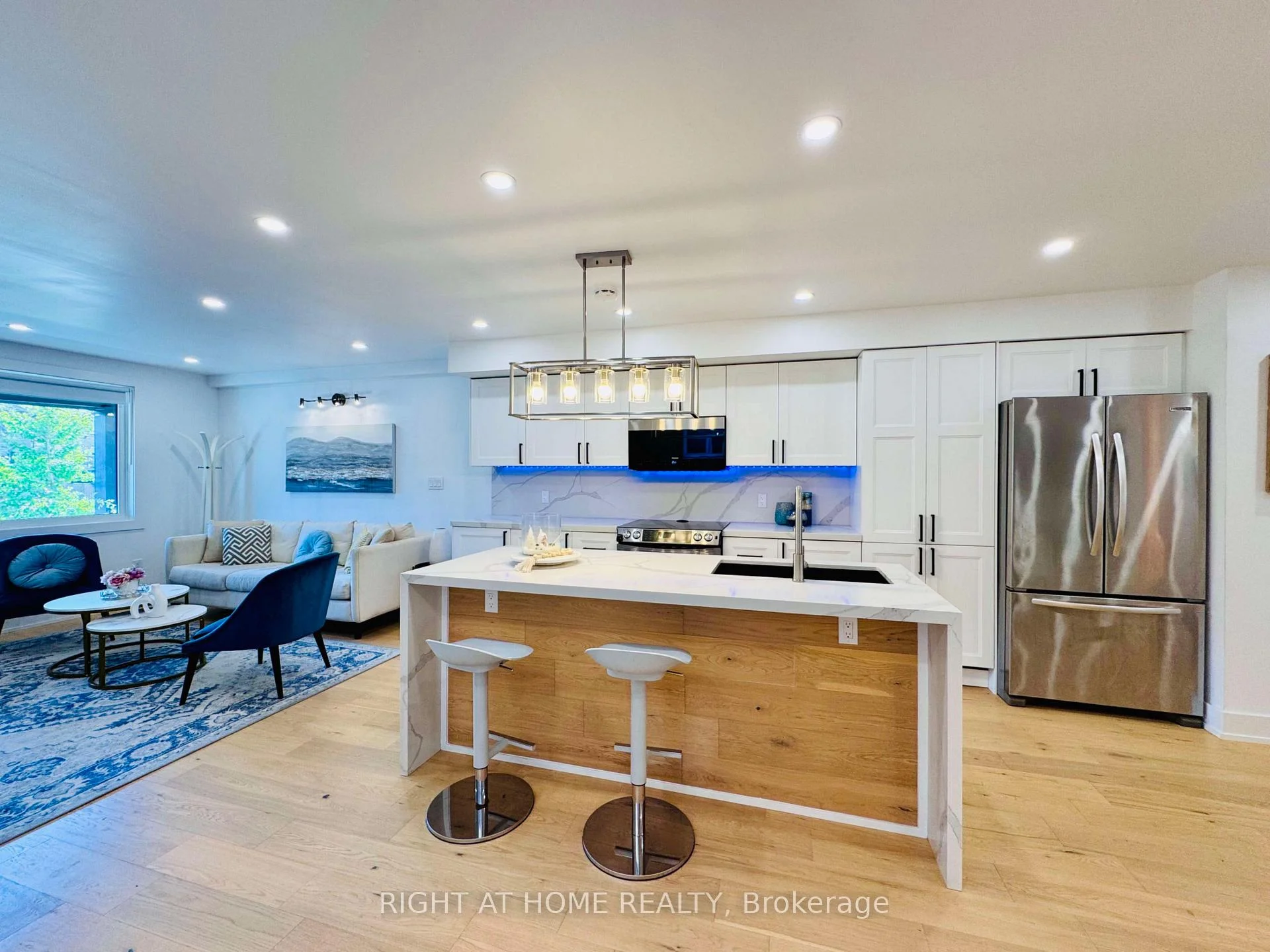 Photo 15 of 28 Pendeen Avenue, Toronto, Rockcliffe-Smythe — HOMEH