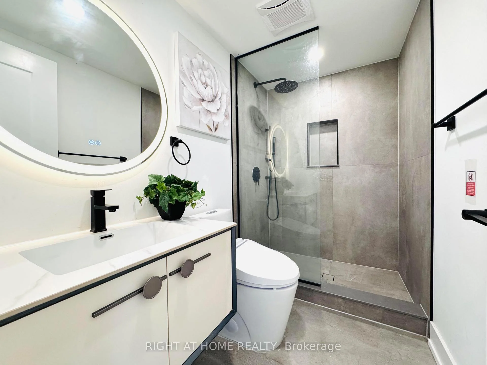Photo 36 of 28 Pendeen Avenue, Toronto, Rockcliffe-Smythe — HOMEH