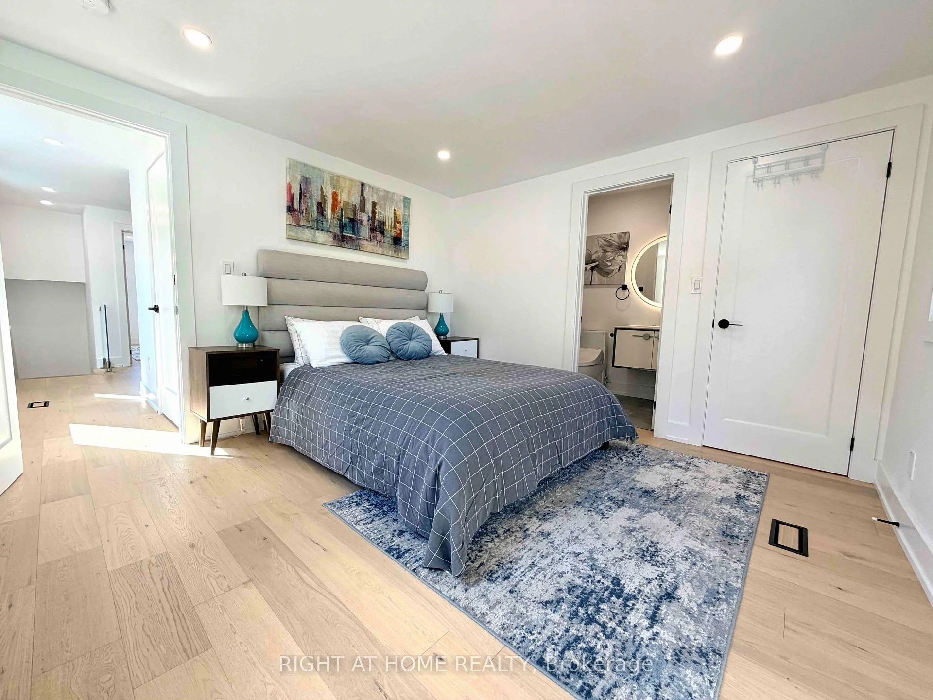 Photo 38 of 28 Pendeen Avenue, Toronto, Rockcliffe-Smythe — HOMEH