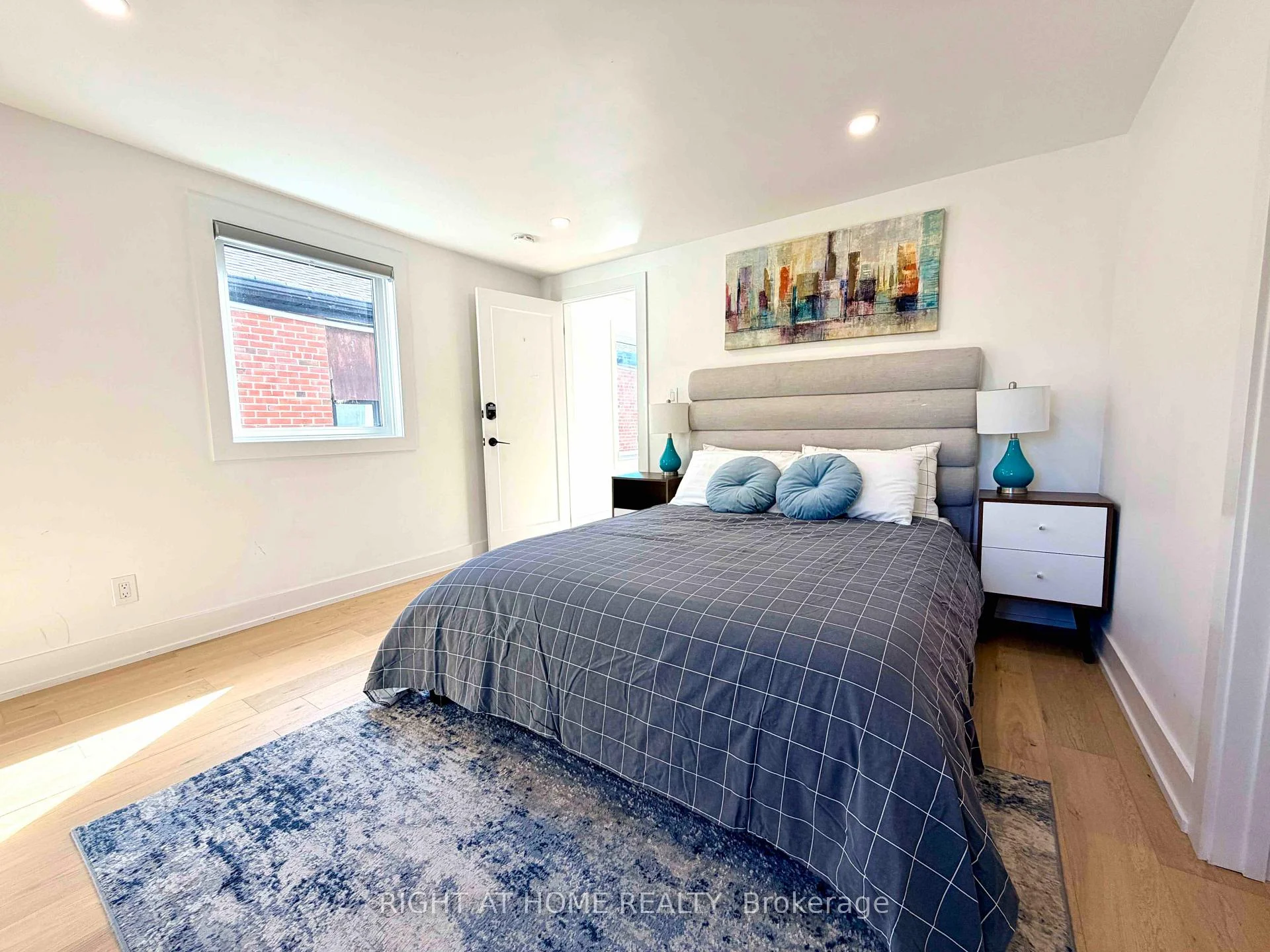Photo 40 of 28 Pendeen Avenue, Toronto, Rockcliffe-Smythe — HOMEH