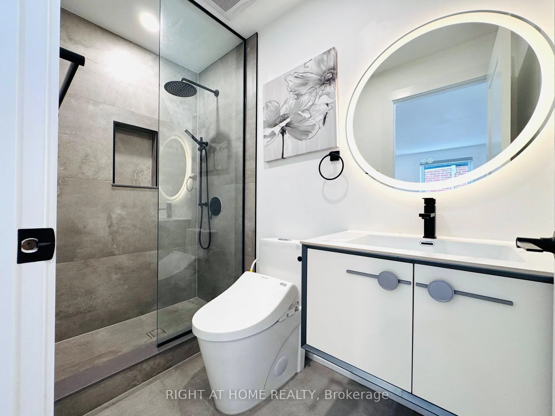 Photo 42 of 28 Pendeen Avenue, Toronto, Rockcliffe-Smythe — HOMEH
