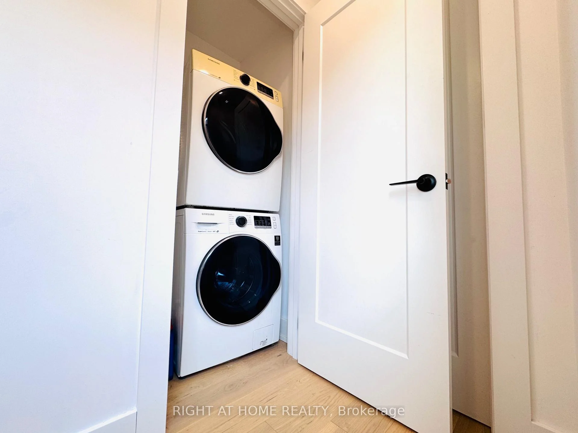 Photo 44 of 28 Pendeen Avenue, Toronto, Rockcliffe-Smythe — HOMEH