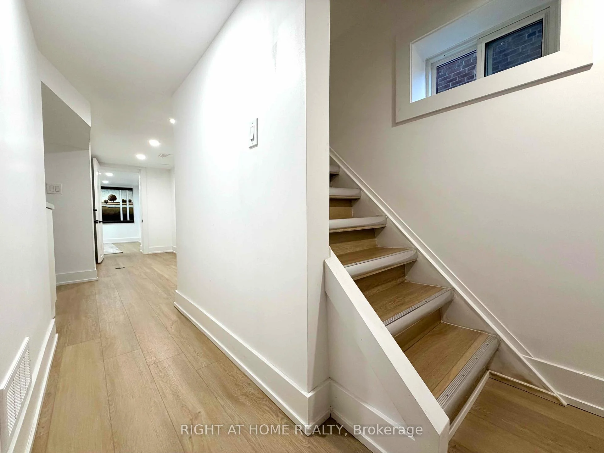 Photo 46 of 28 Pendeen Avenue, Toronto, Rockcliffe-Smythe — HOMEH