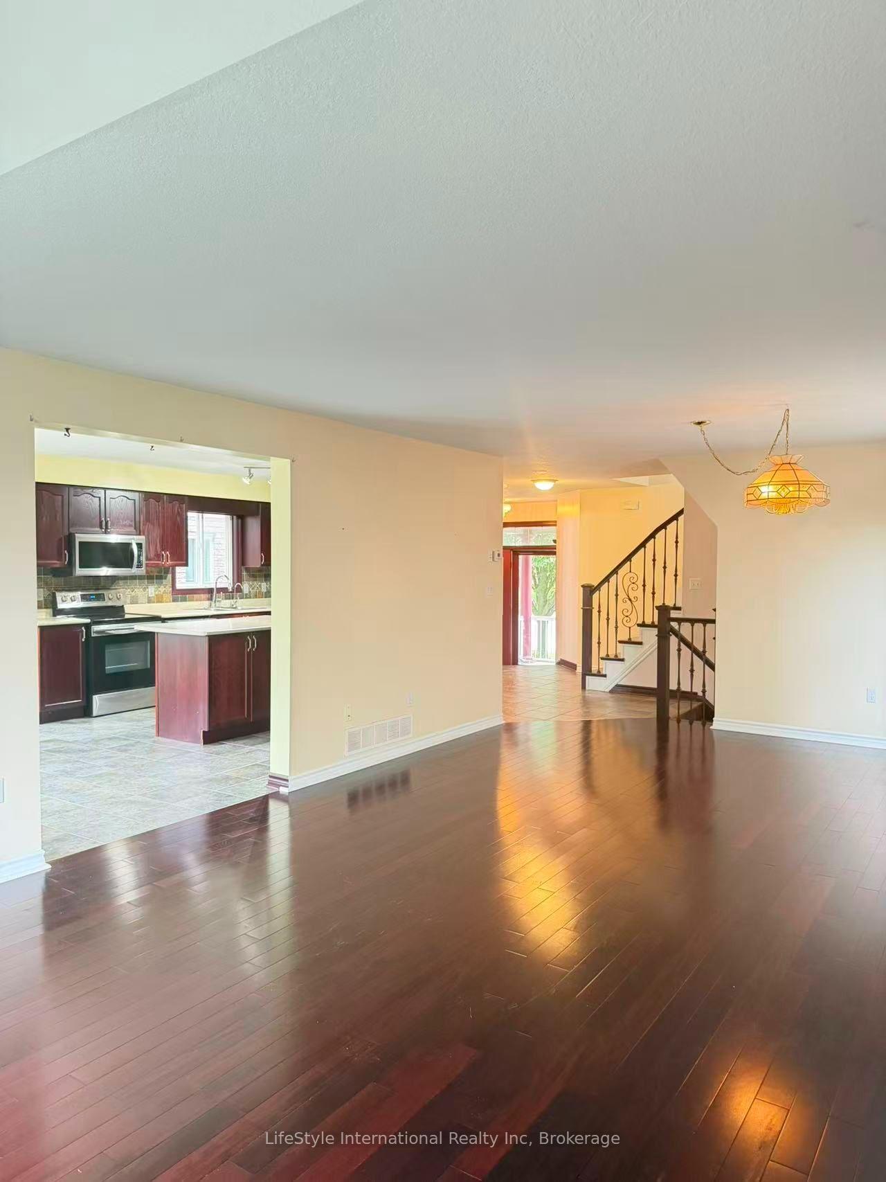 Photo 38 of Unit Main Unit, 16 Lynch Circle, Guelph, Pineridge/Westminster Woods — HOMEH