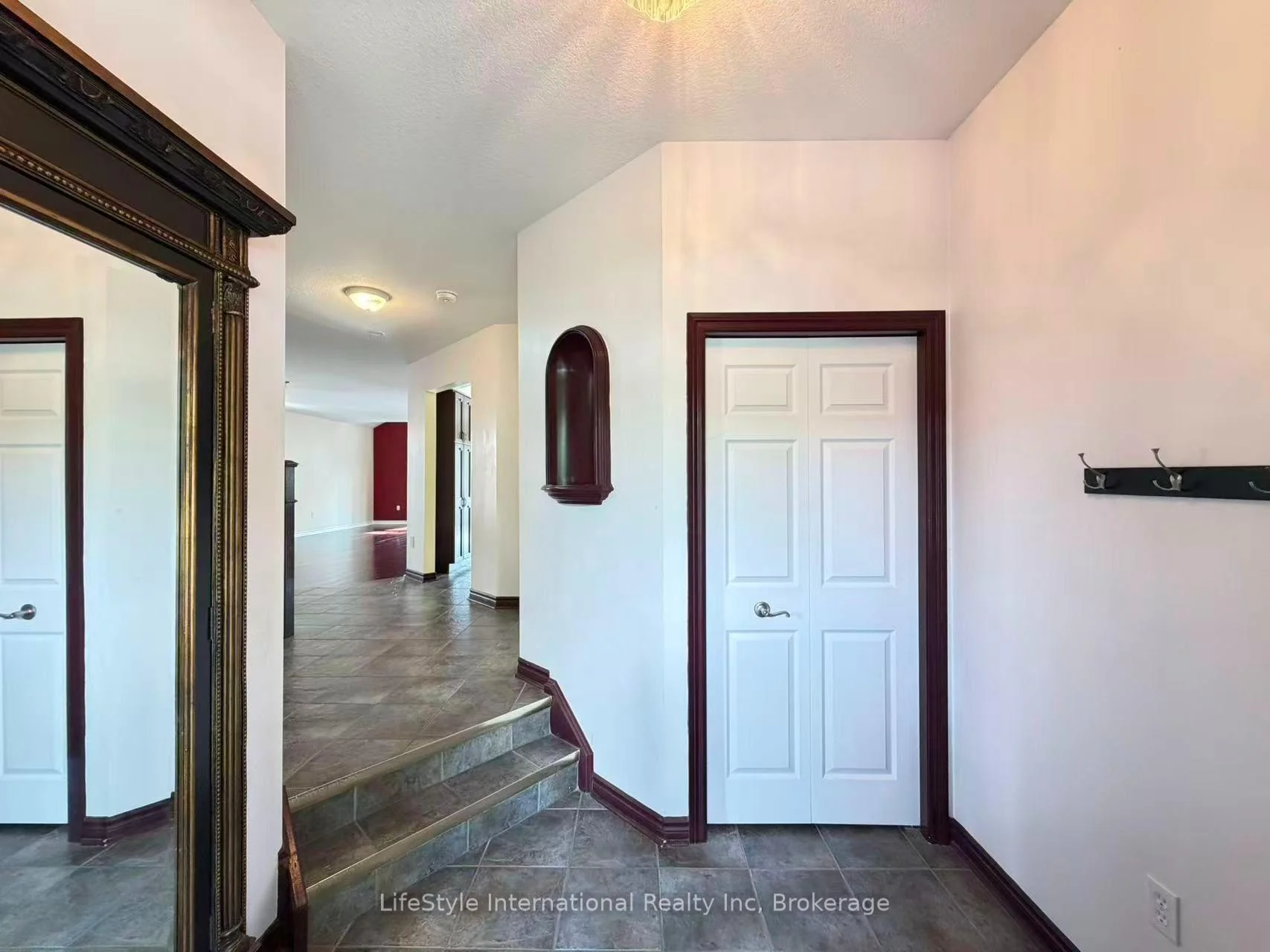 Photo 19 of Unit Main Unit, 16 Lynch Circle, Guelph, Pineridge/Westminster Woods — HOMEH