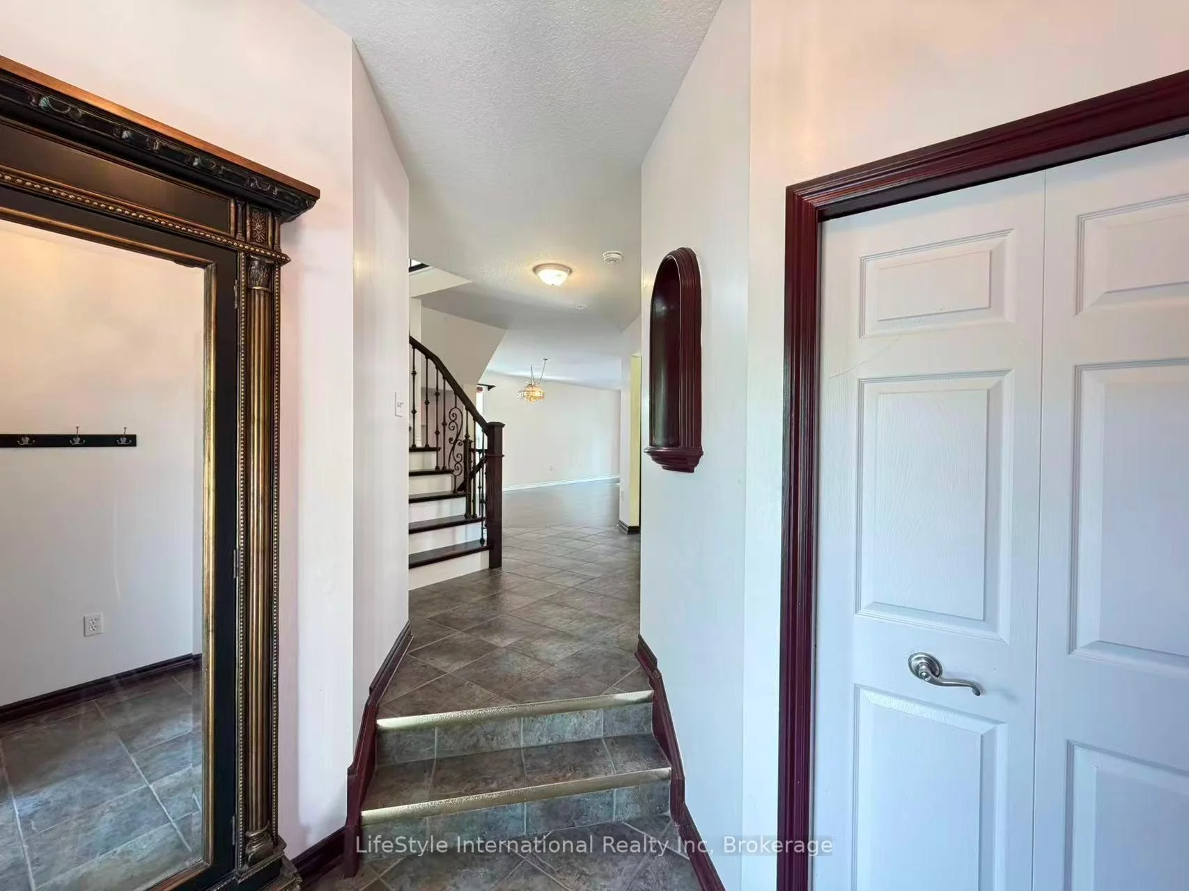 Photo 22 of Unit Main Unit, 16 Lynch Circle, Guelph, Pineridge/Westminster Woods — HOMEH