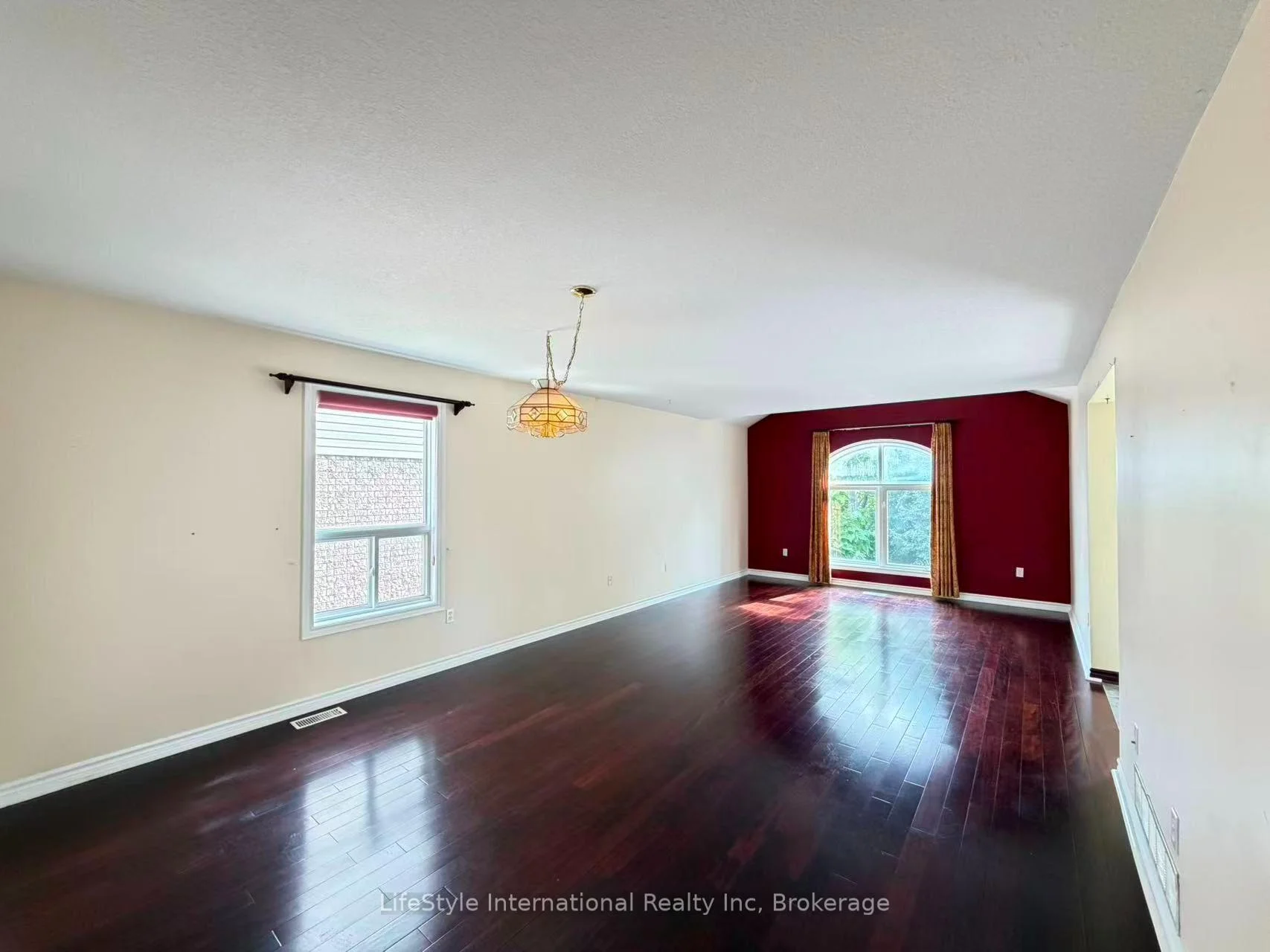 Photo 30 of Unit Main Unit, 16 Lynch Circle, Guelph, Pineridge/Westminster Woods — HOMEH