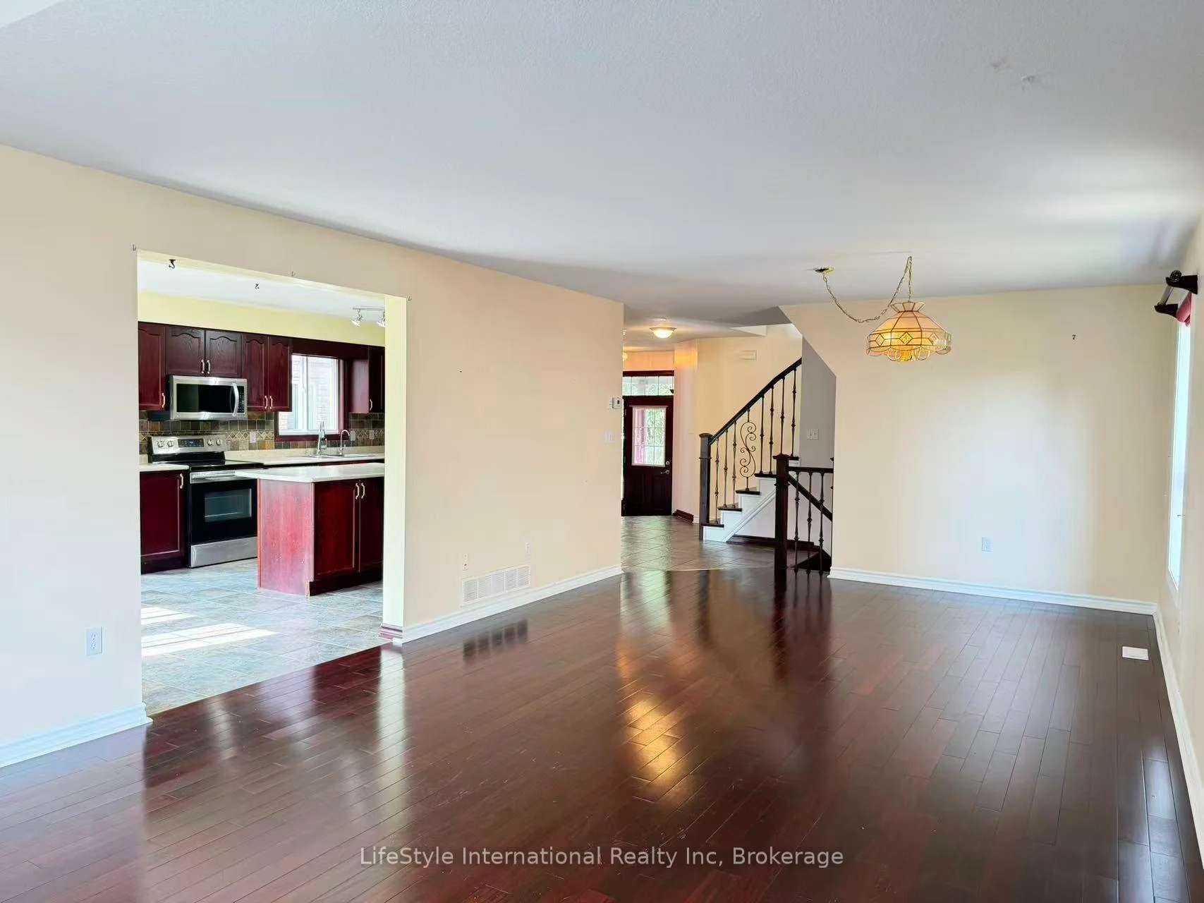 Photo 34 of Unit Main Unit, 16 Lynch Circle, Guelph, Pineridge/Westminster Woods — HOMEH