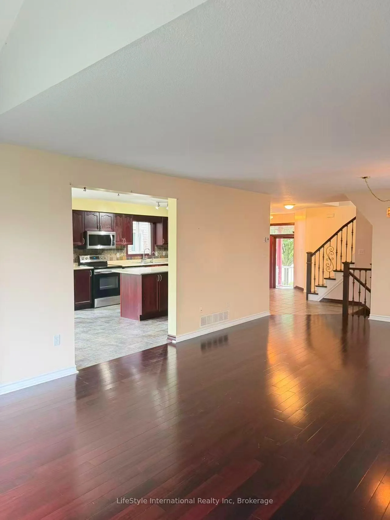 Photo 41 of Unit Main Unit, 16 Lynch Circle, Guelph, Pineridge/Westminster Woods — HOMEH