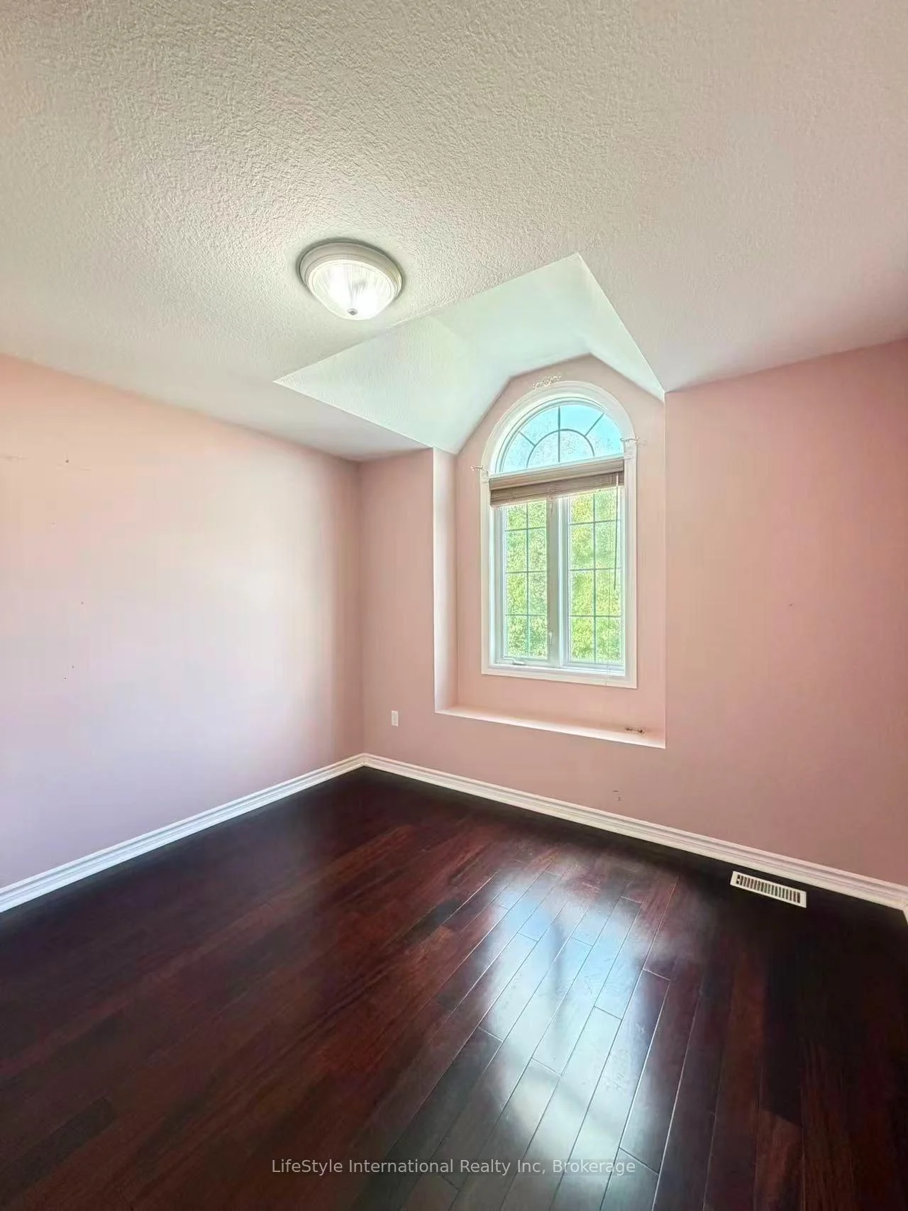 Photo 58 of Unit Main Unit, 16 Lynch Circle, Guelph, Pineridge/Westminster Woods — HOMEH