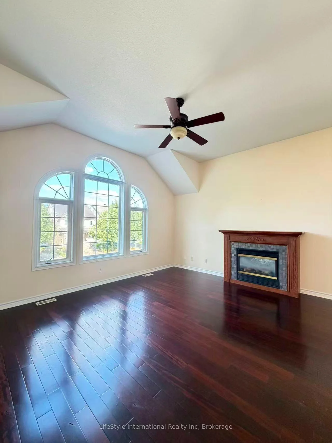 Photo 68 of Unit Main Unit, 16 Lynch Circle, Guelph, Pineridge/Westminster Woods — HOMEH