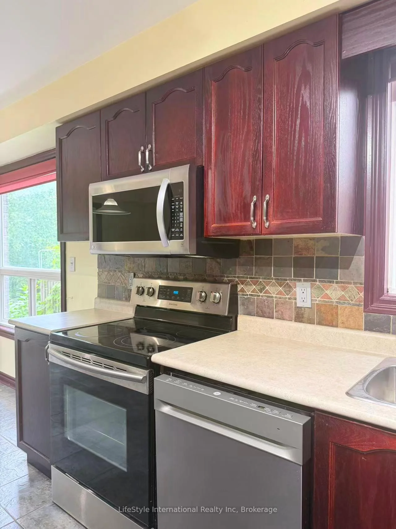 Photo 69 of Unit Main Unit, 16 Lynch Circle, Guelph, Pineridge/Westminster Woods — HOMEH