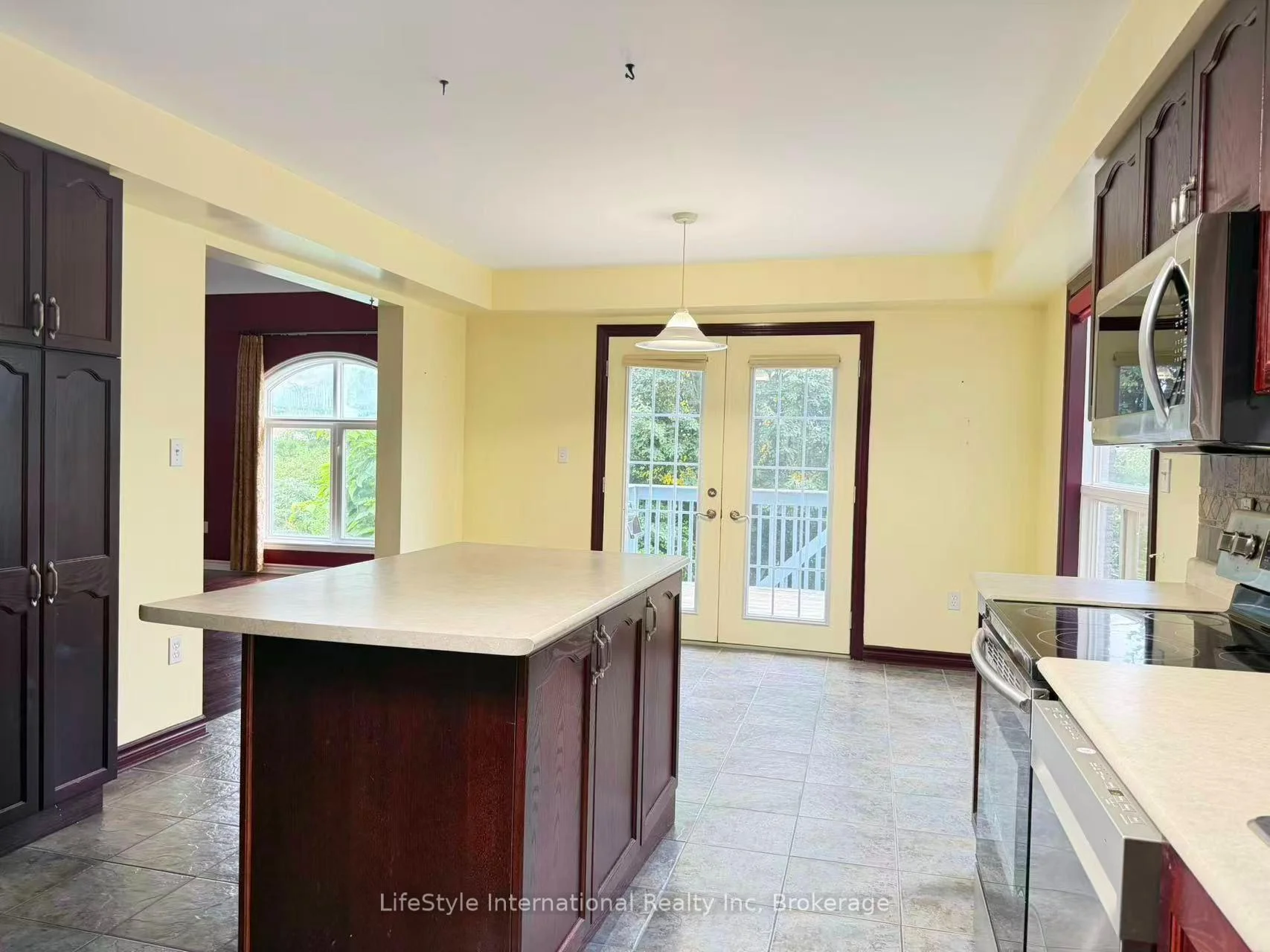 Photo 77 of Unit Main Unit, 16 Lynch Circle, Guelph, Pineridge/Westminster Woods — HOMEH