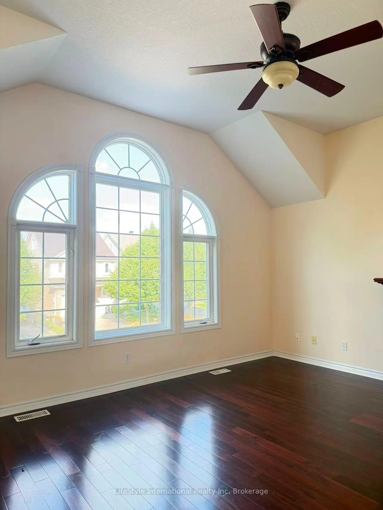 Photo 86 of Unit Main Unit, 16 Lynch Circle, Guelph, Pineridge/Westminster Woods — HOMEH