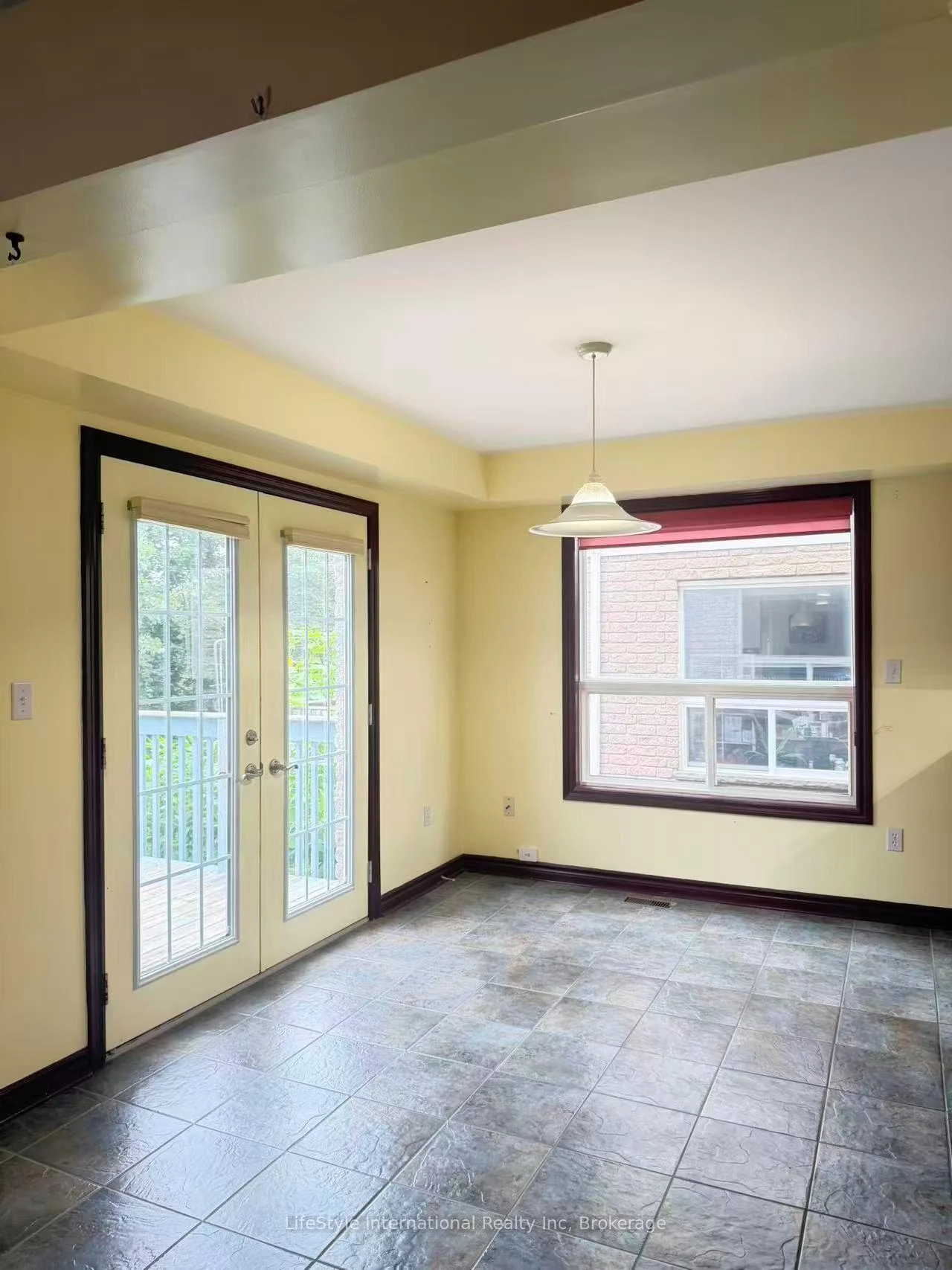 Photo 92 of Unit Main Unit, 16 Lynch Circle, Guelph, Pineridge/Westminster Woods — HOMEH