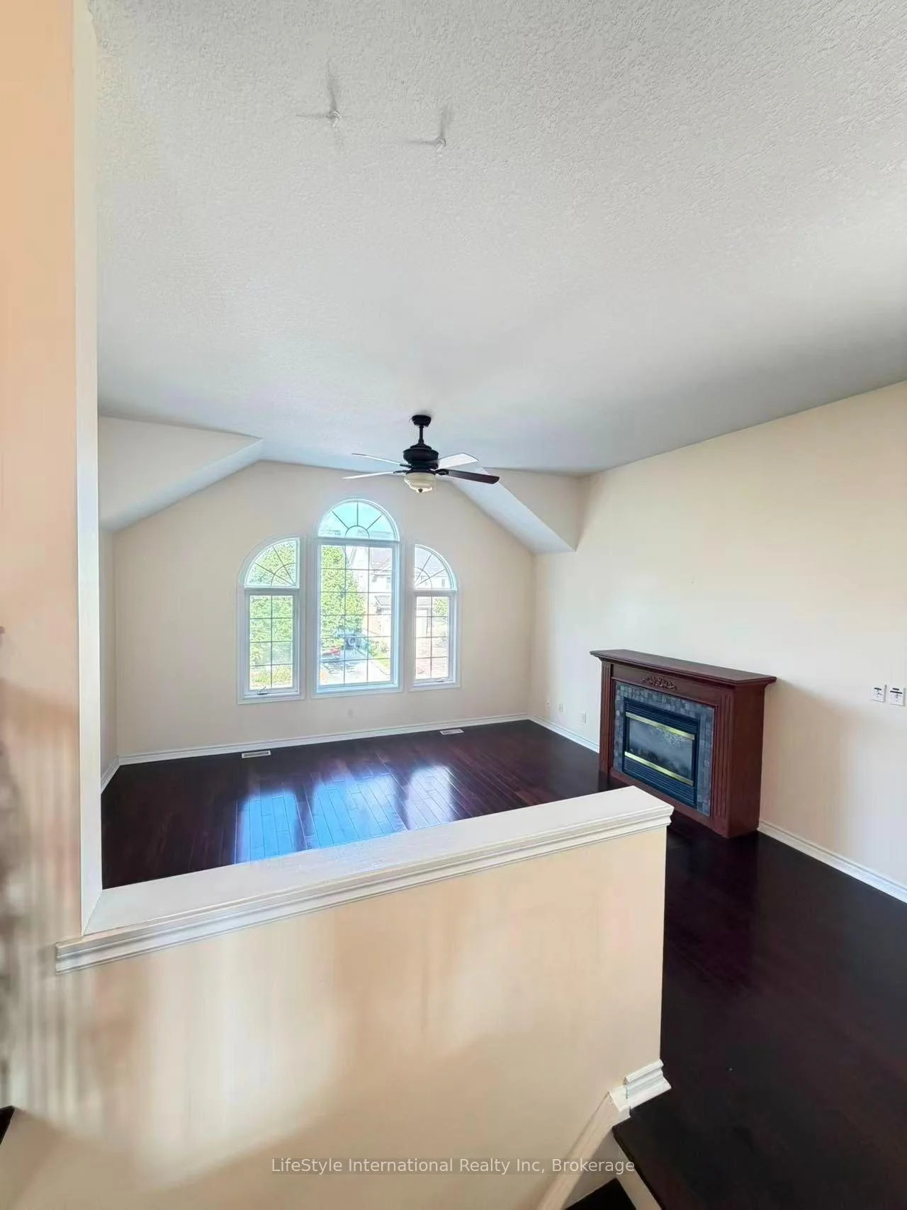Photo 95 of Unit Main Unit, 16 Lynch Circle, Guelph, Pineridge/Westminster Woods — HOMEH