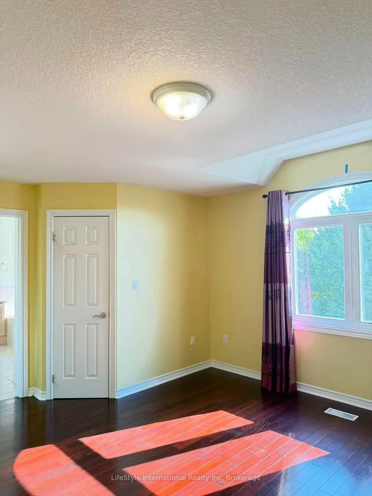 Photo 100 of Unit Main Unit, 16 Lynch Circle, Guelph, Pineridge/Westminster Woods — HOMEH