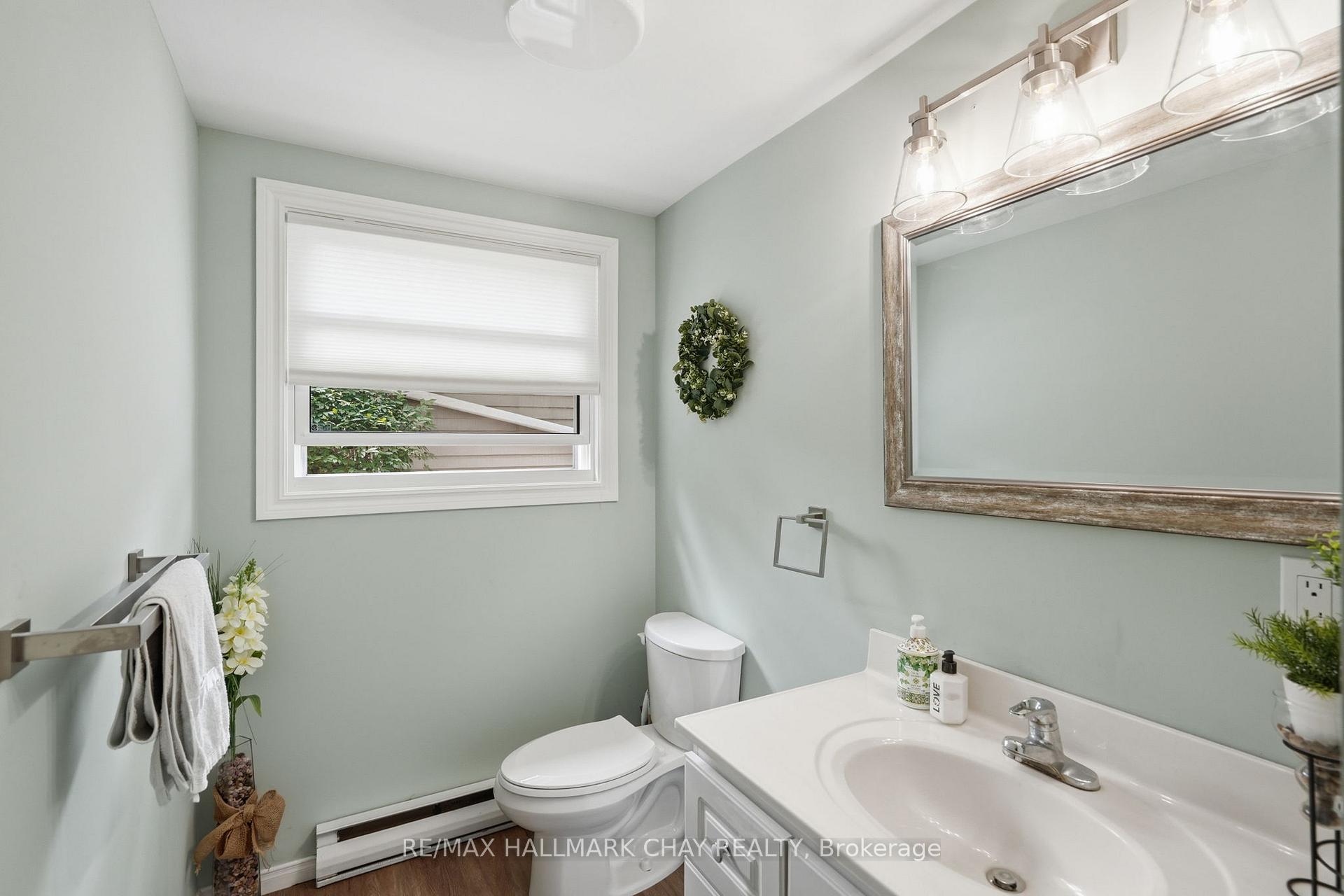 Photo 17 of 2345 Crystal Beach Road, Innisfil, Alcona — HOMEH