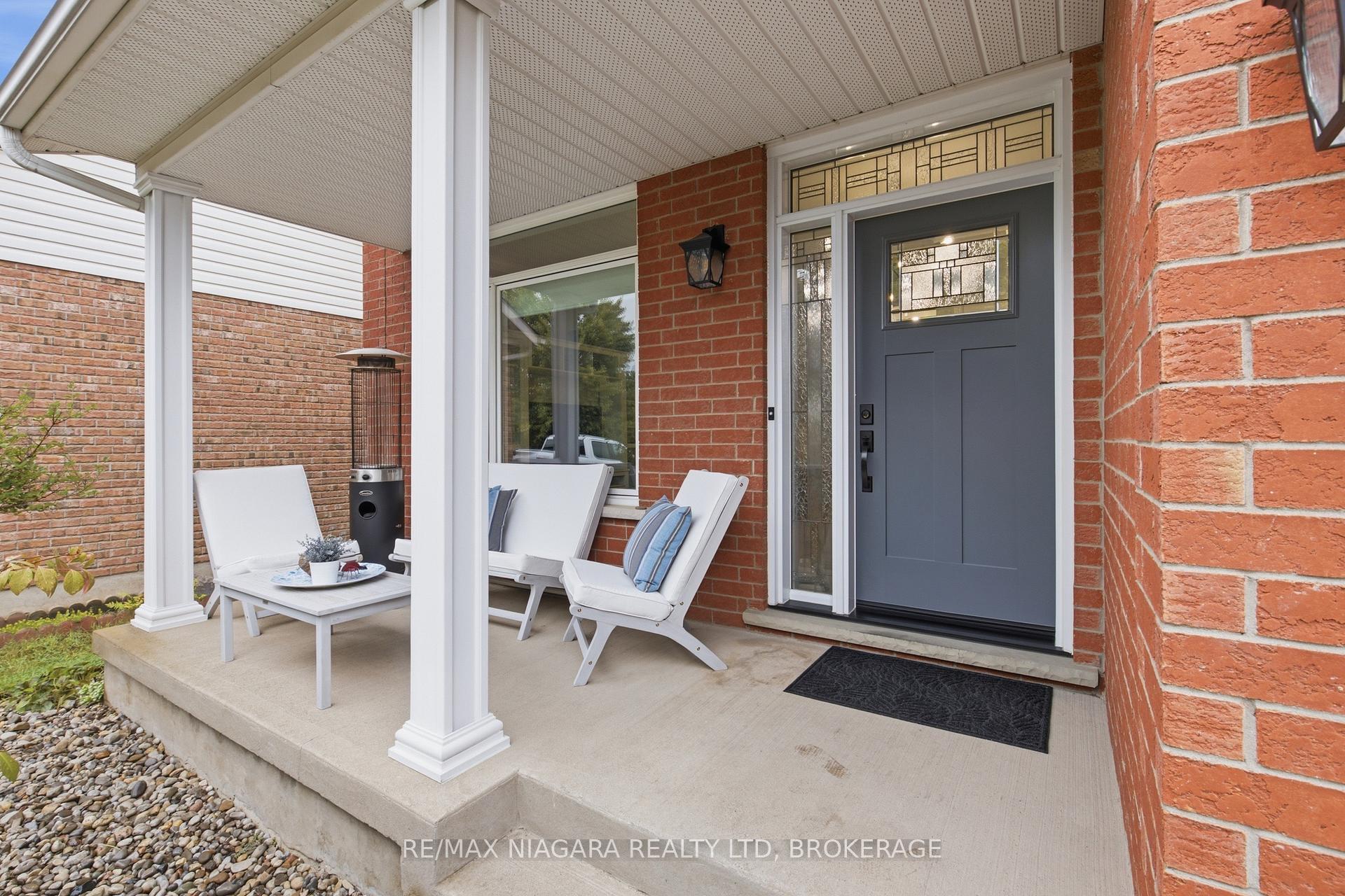 Photo 5 of 15 Cozocar Crescent, St. Catharines, Rykert/Vansickle — HOMEH