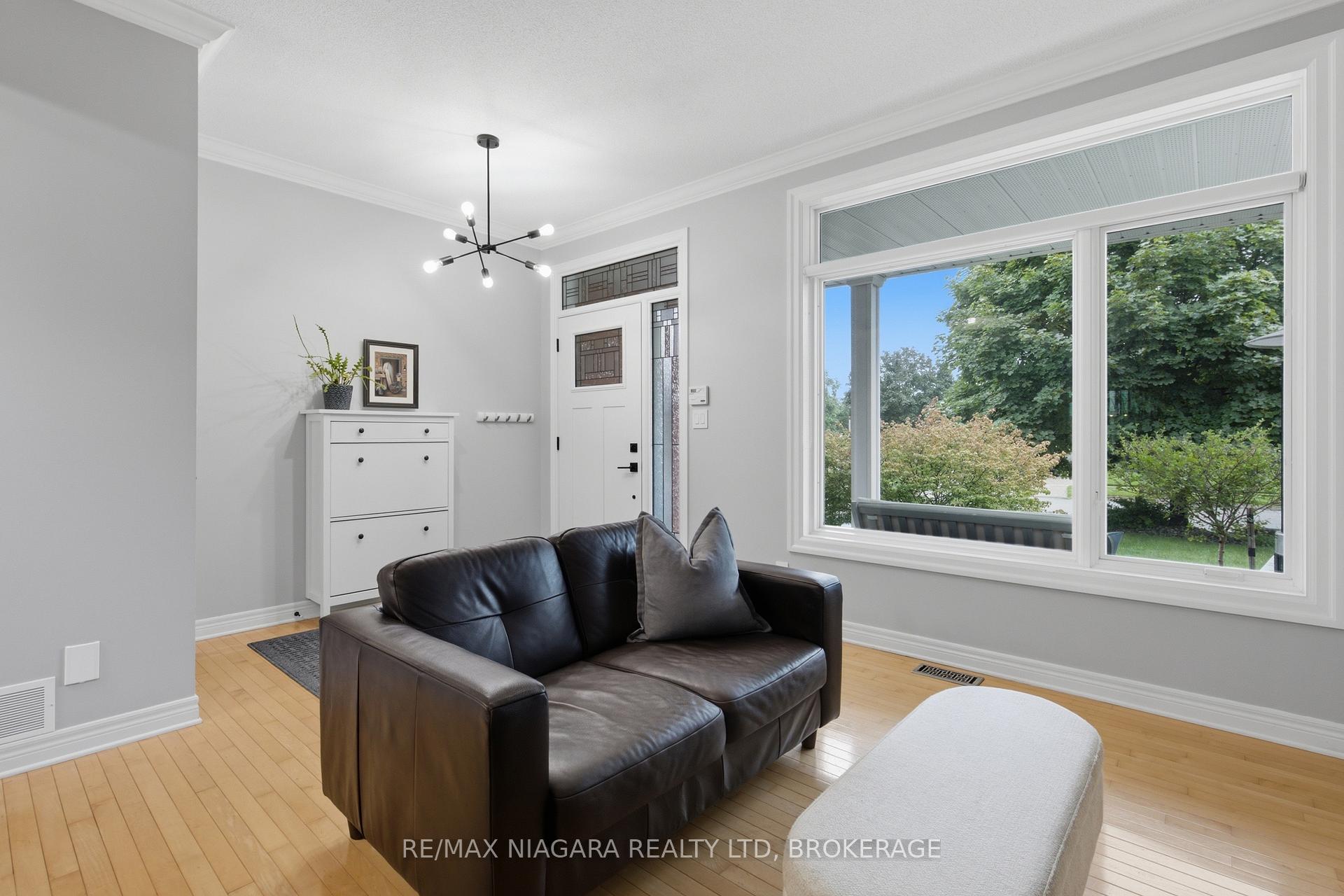 Photo 19 of 15 Cozocar Crescent, St. Catharines, Rykert/Vansickle — HOMEH